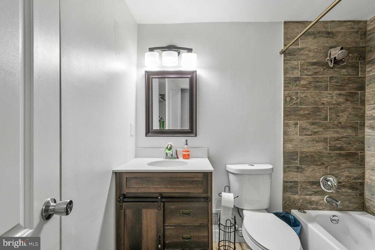 7002 Killarney St photo 20