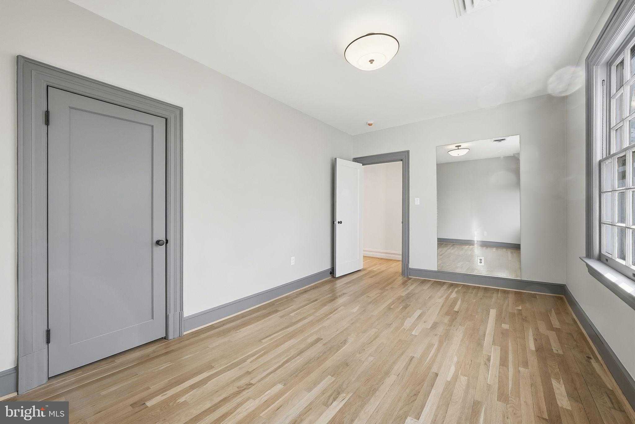 5 Oxford St photo 22