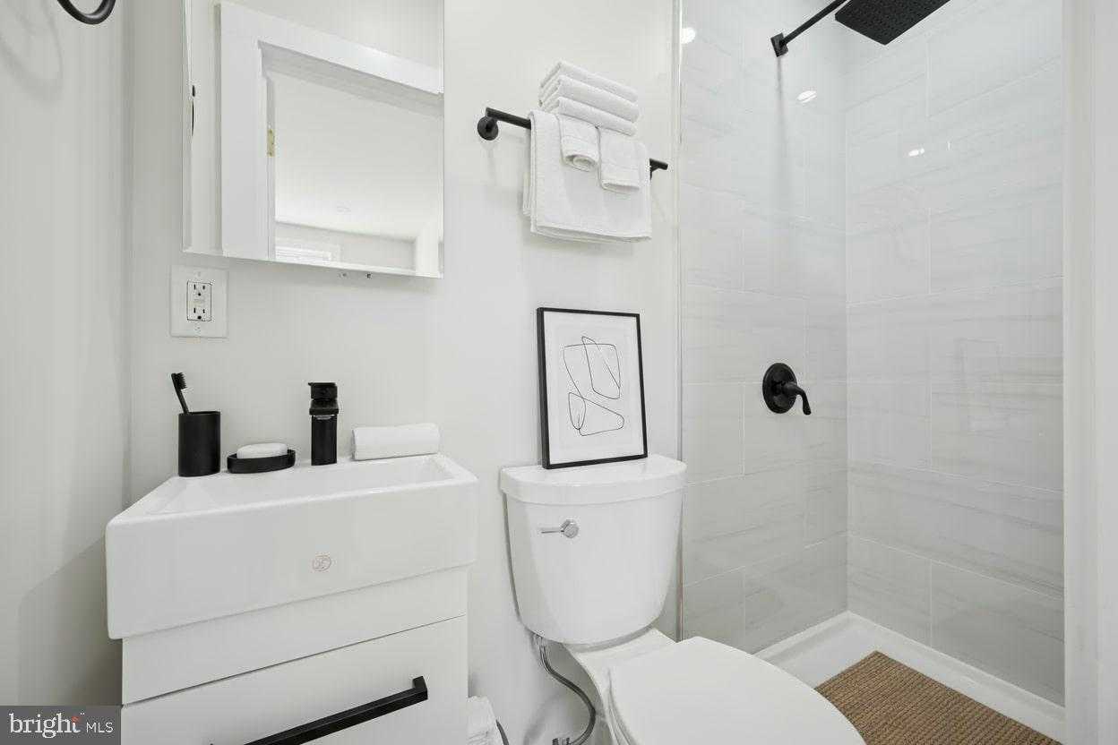 6063 Loretto Ave photo 11