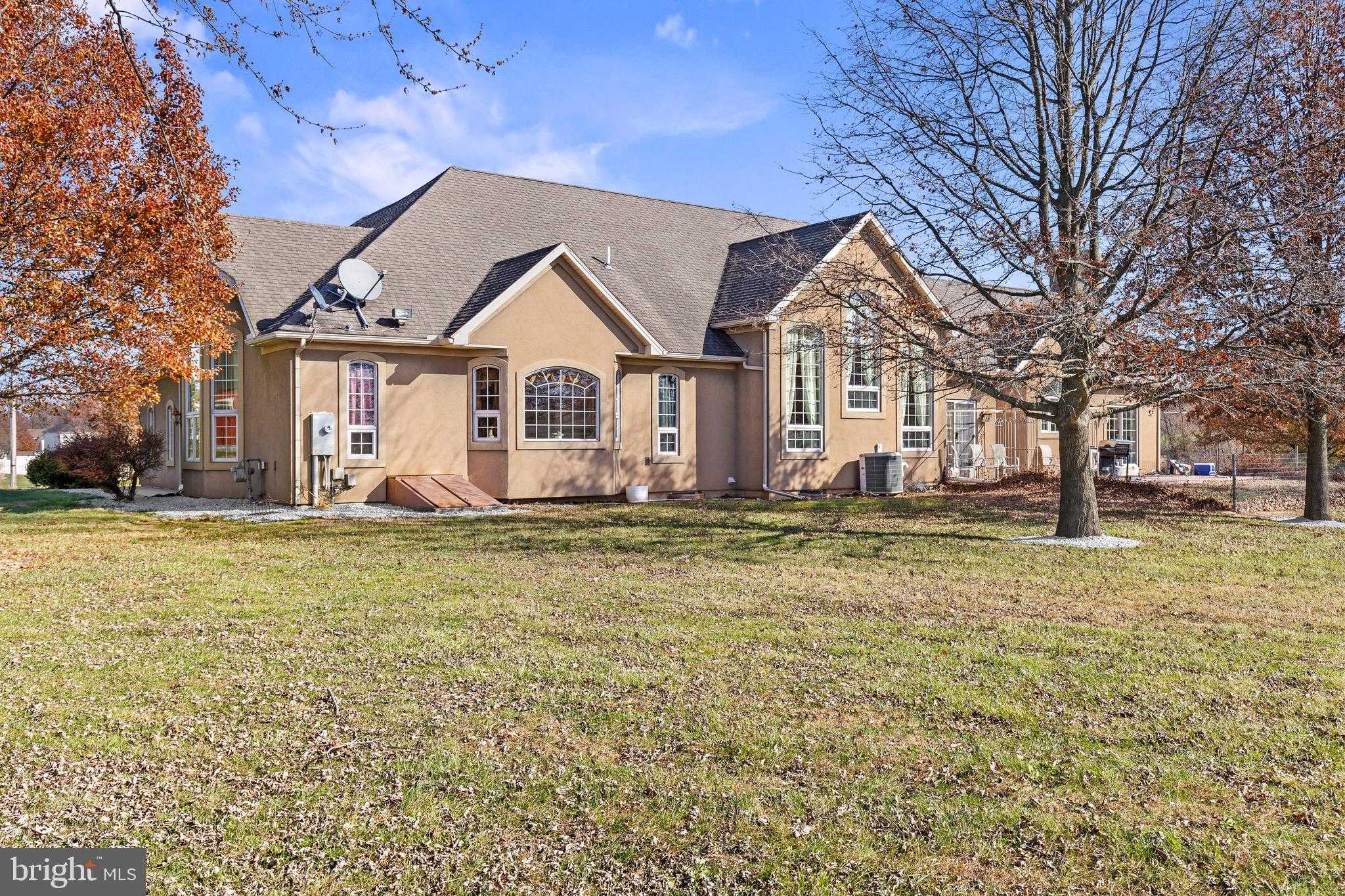 334 Rolling Ln photo 10