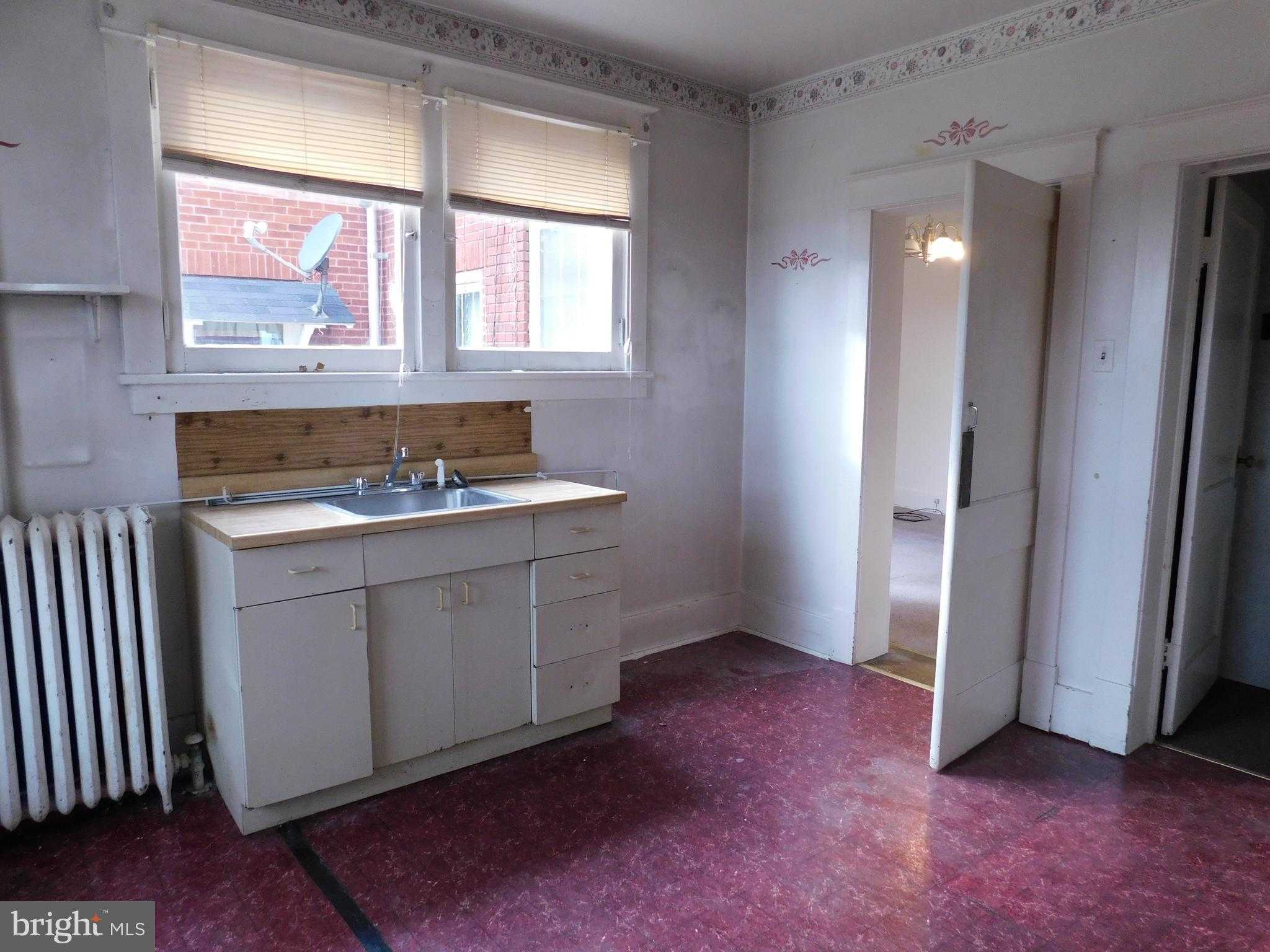 305 Orange St photo 12