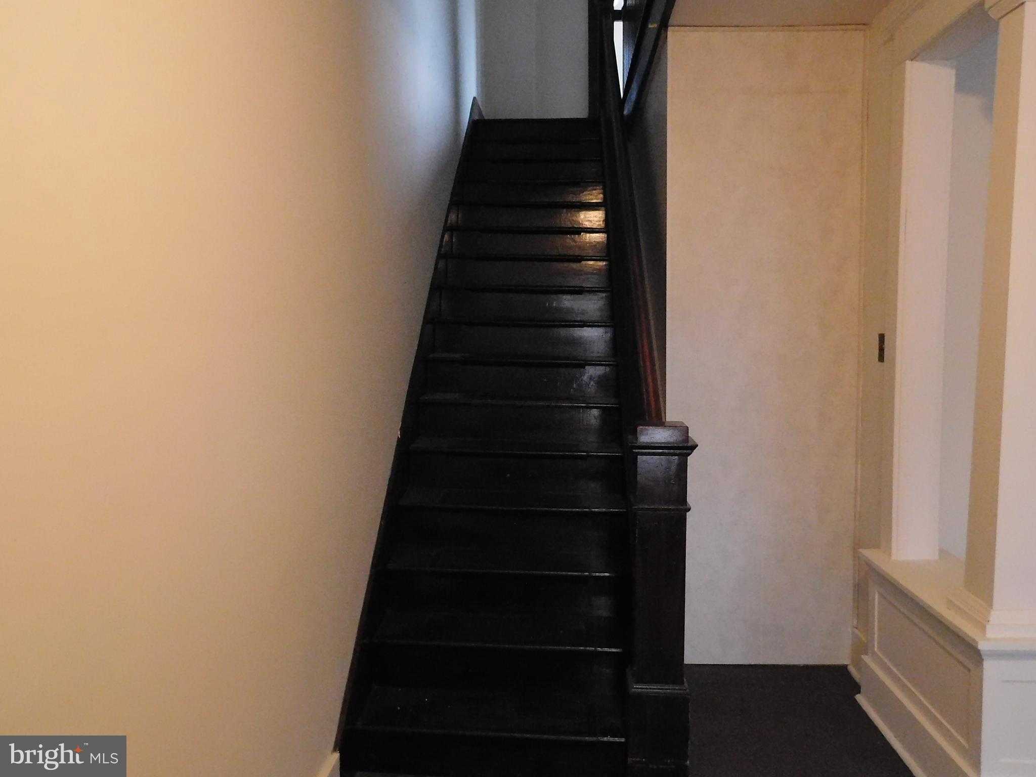 305 Orange St photo 14