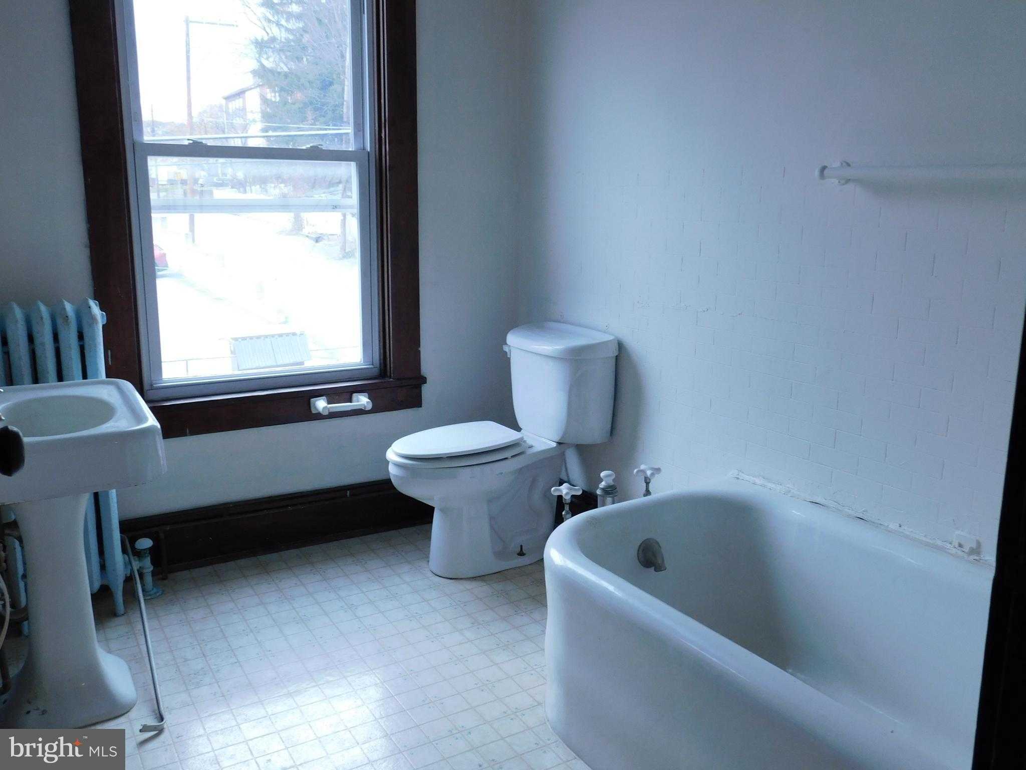 305 Orange St photo 21