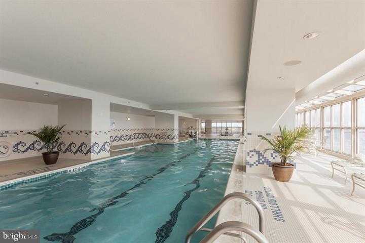 717 S Chris Columbus Blvd photo 12