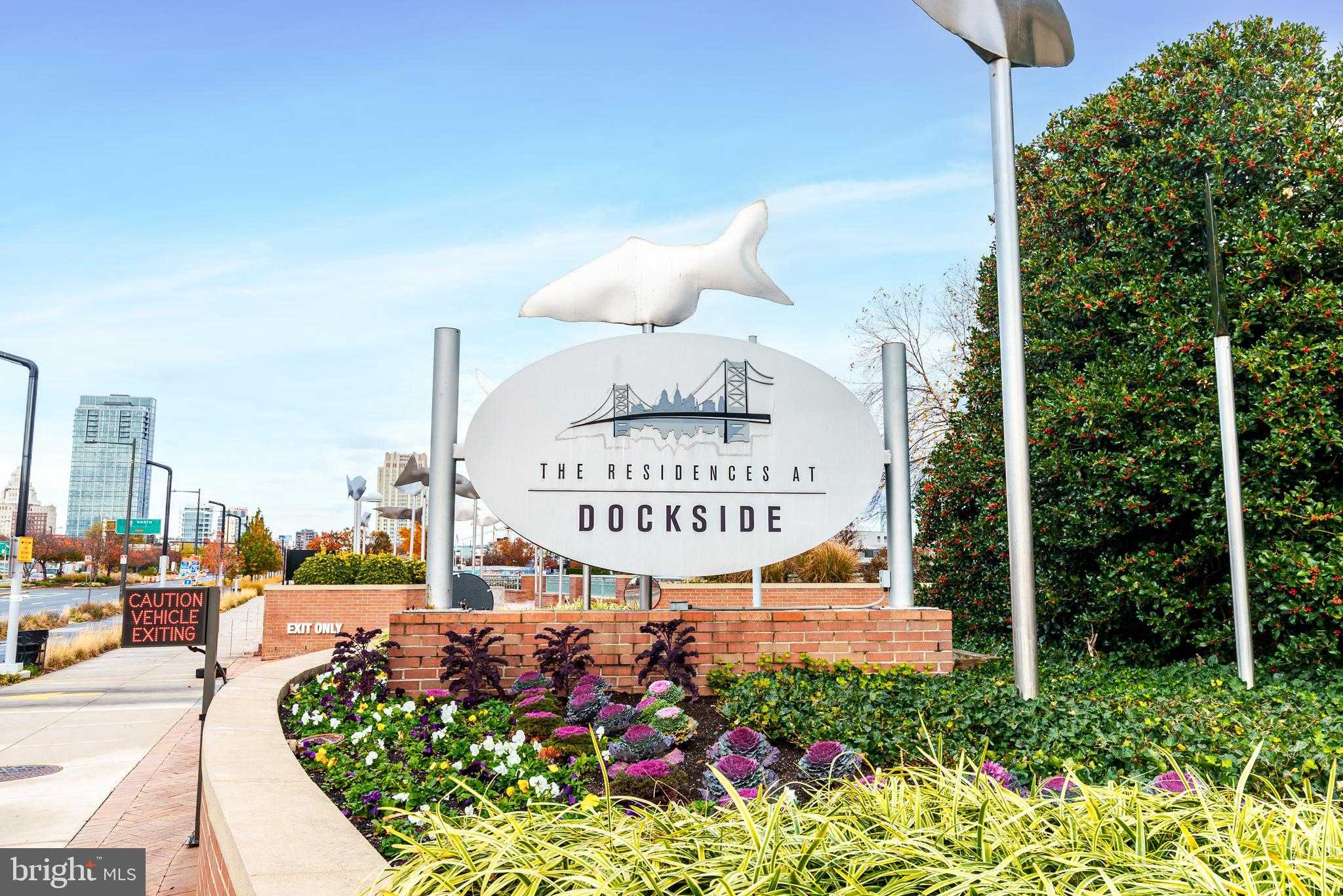 717 S Chris Columbus Blvd photo 2