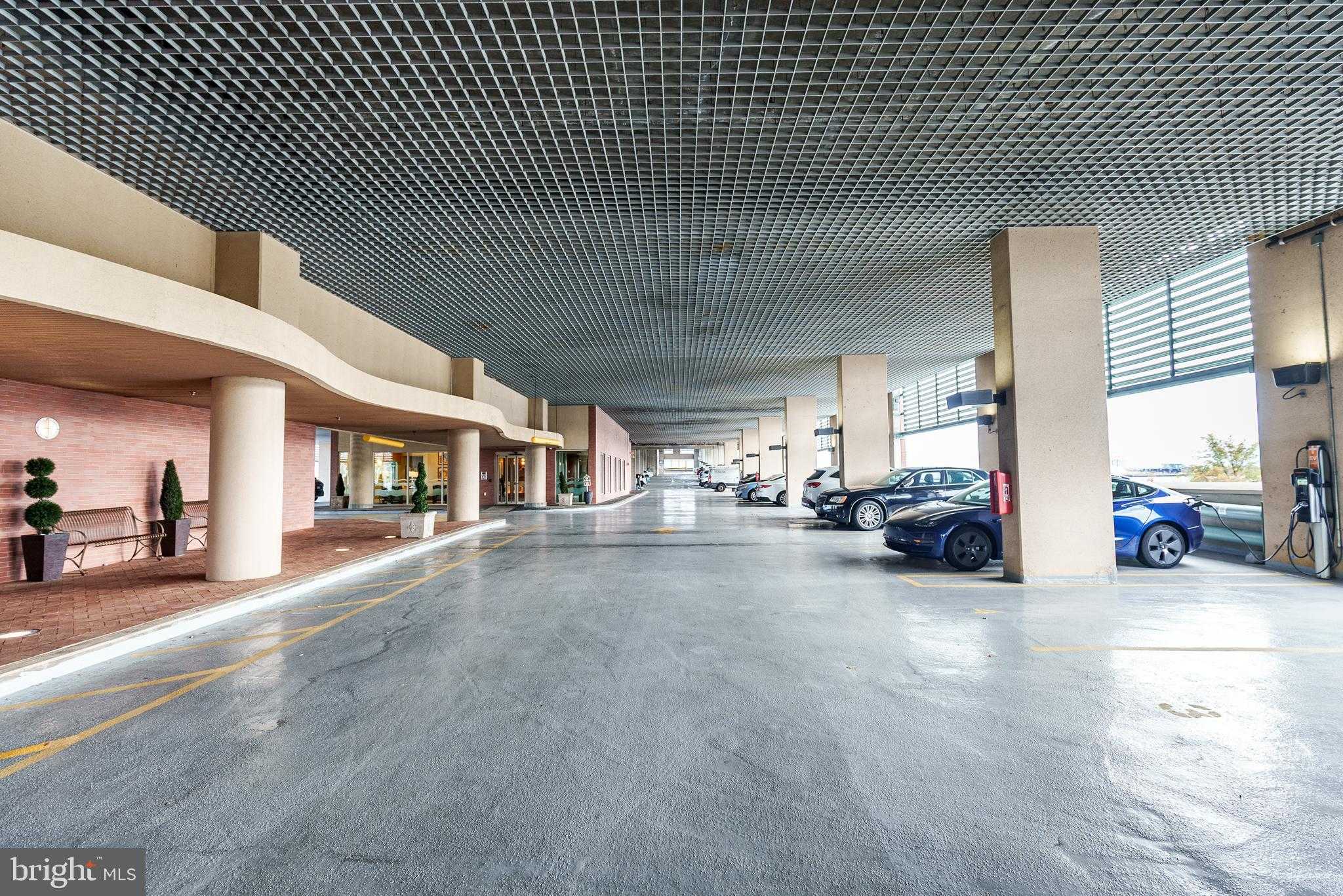 717 S Chris Columbus Blvd photo 23