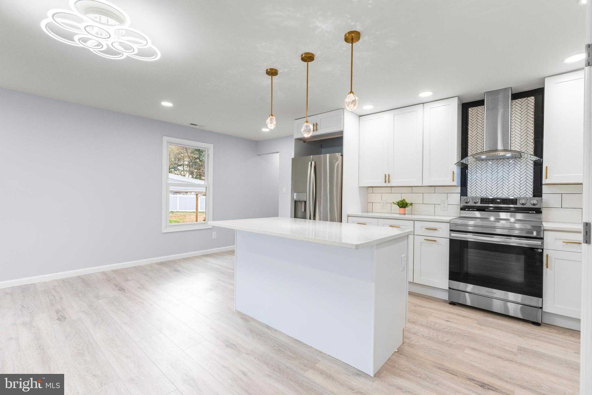 11046 Ferndale St photo 9