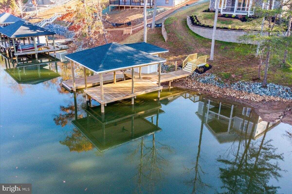 172 Lakewatch Cir photo 2