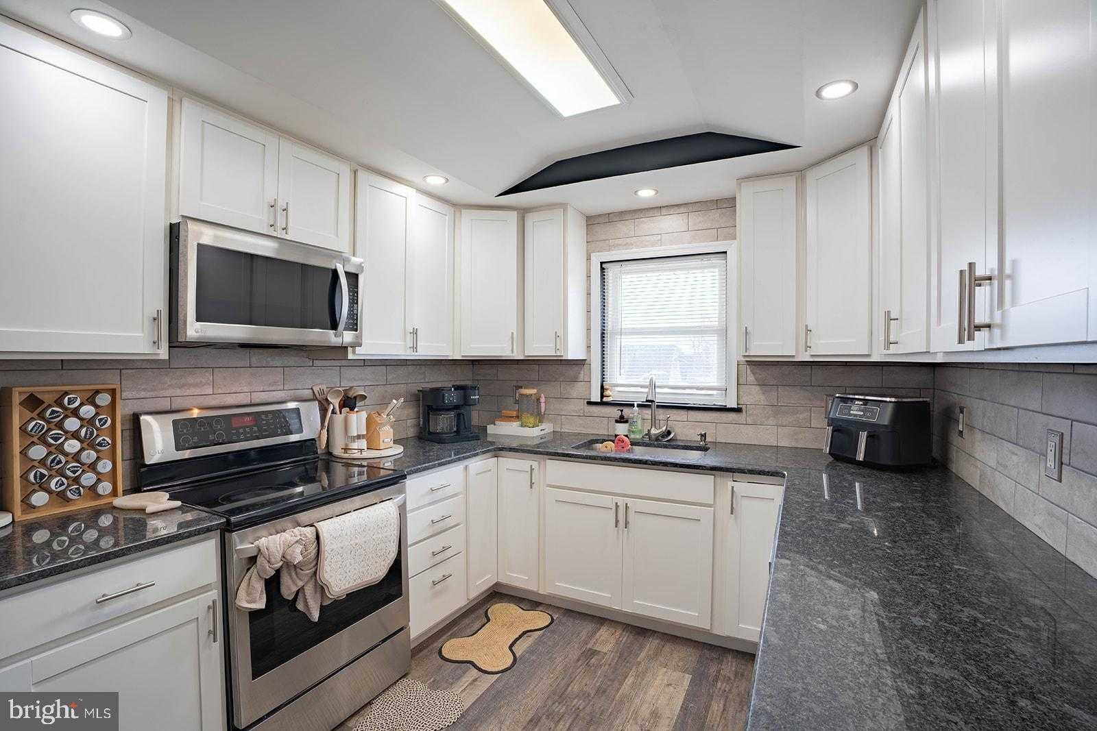 42 Hollyhock Ln photo 10