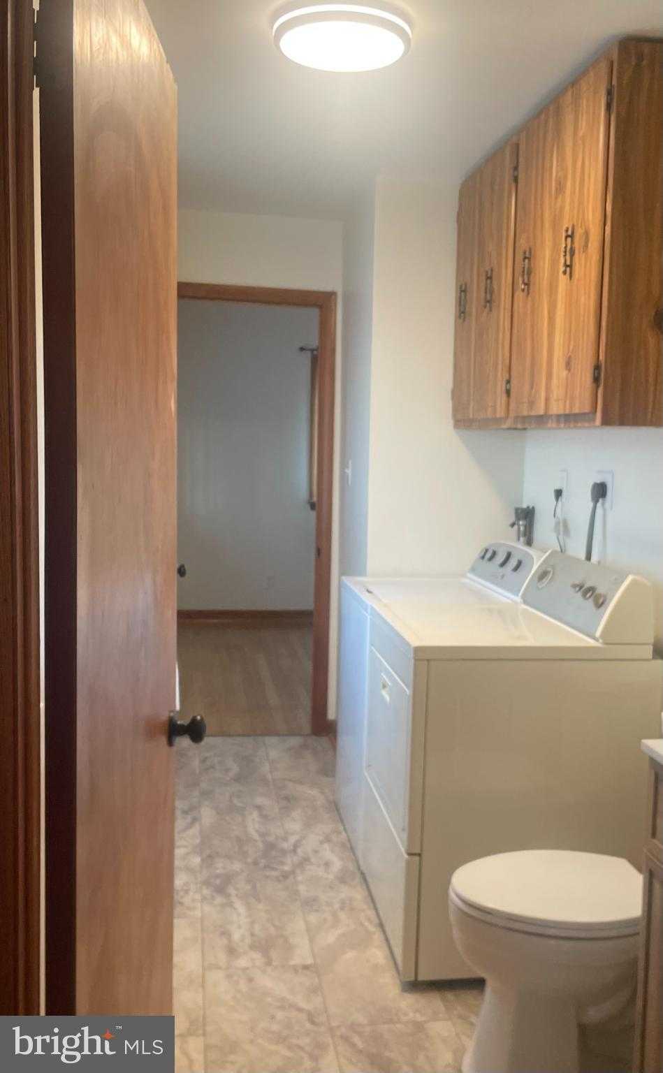 230 Armstrong Ave photo 17