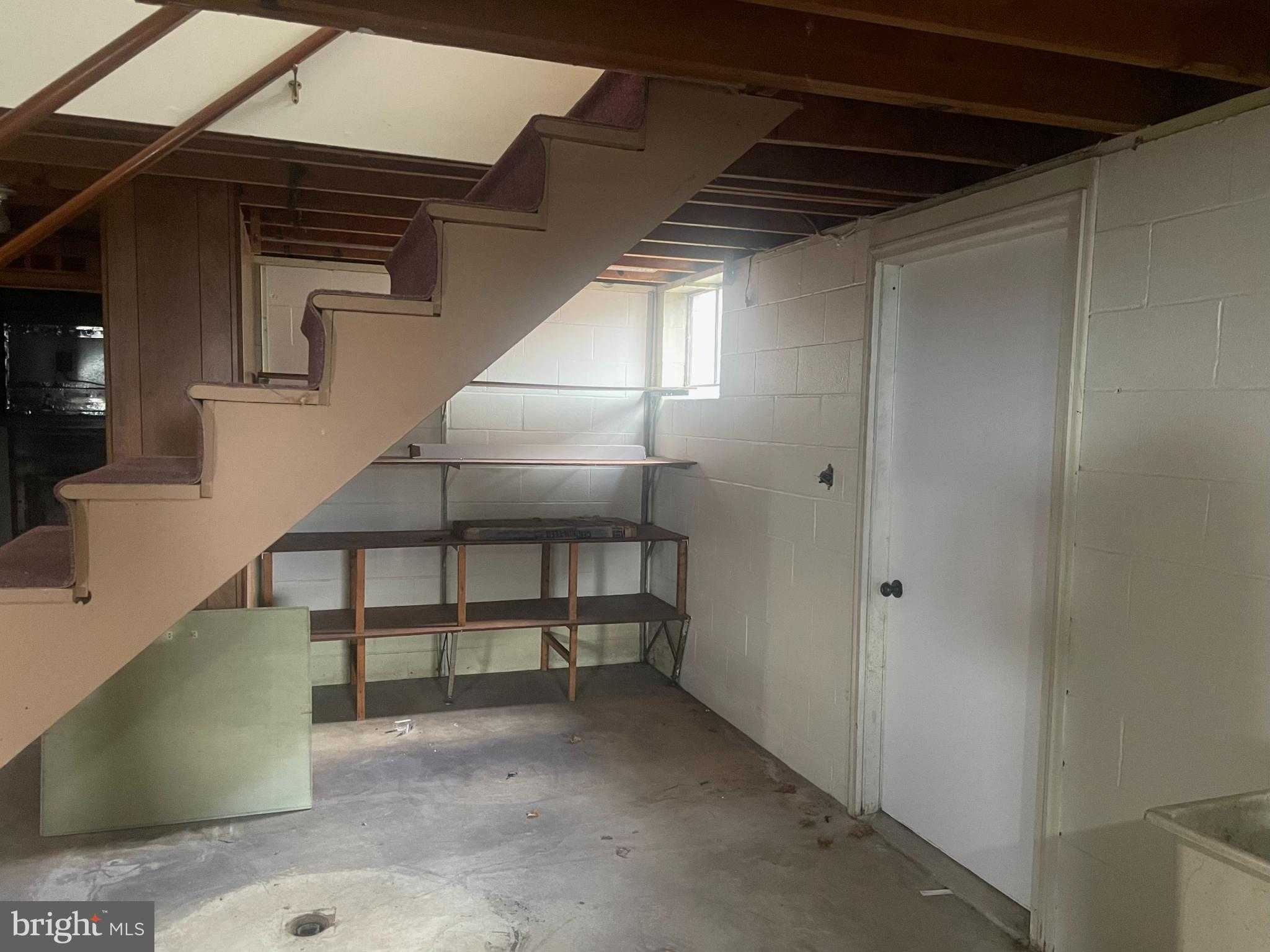 230 Armstrong Ave photo 28