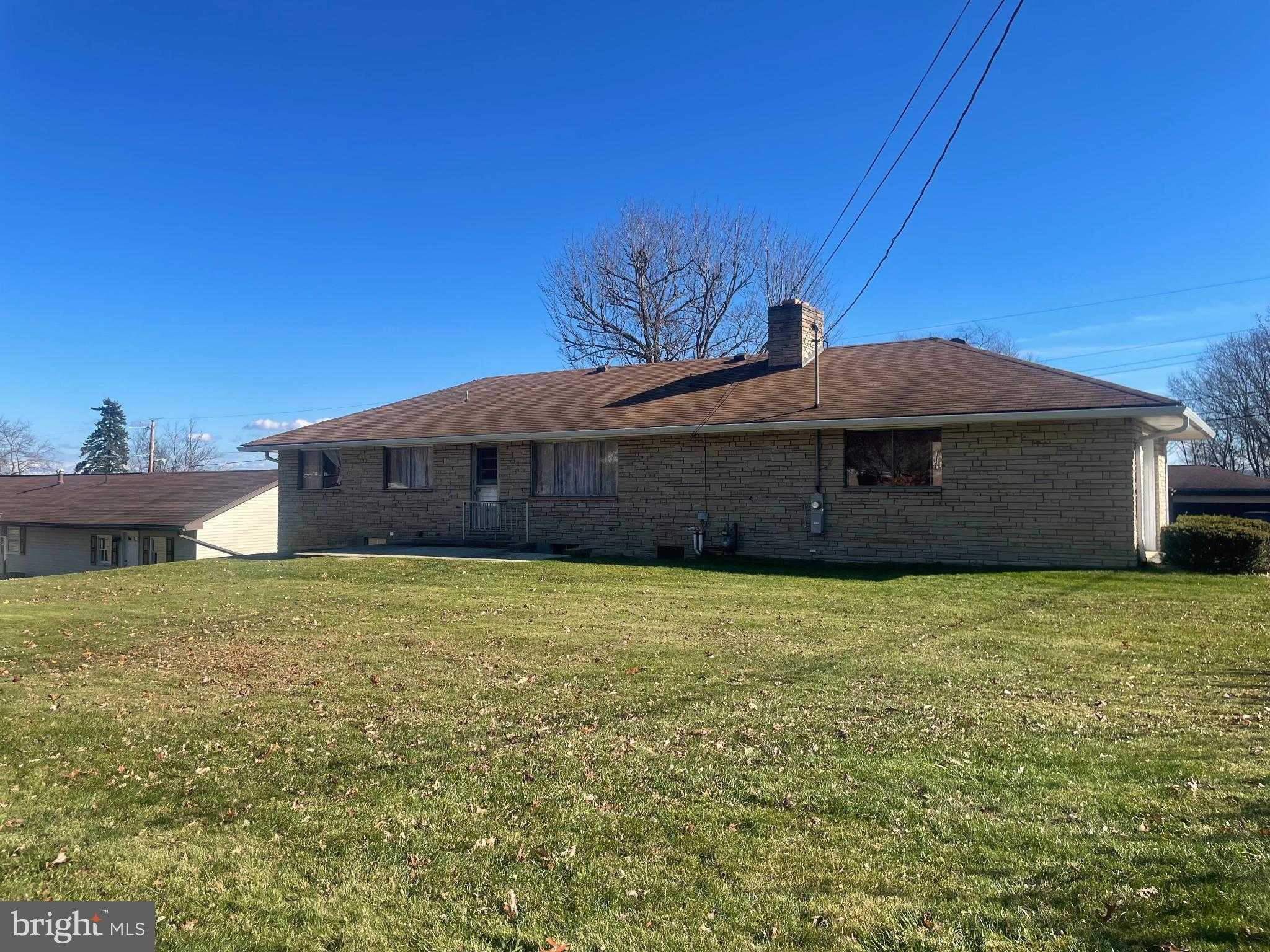 230 Armstrong Ave photo 4