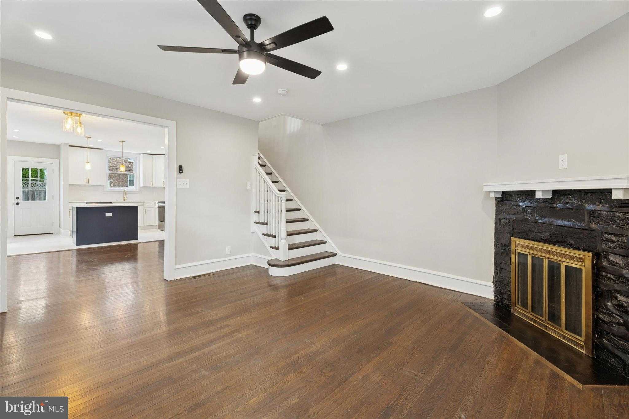 223 W Plumstead Ave photo 3