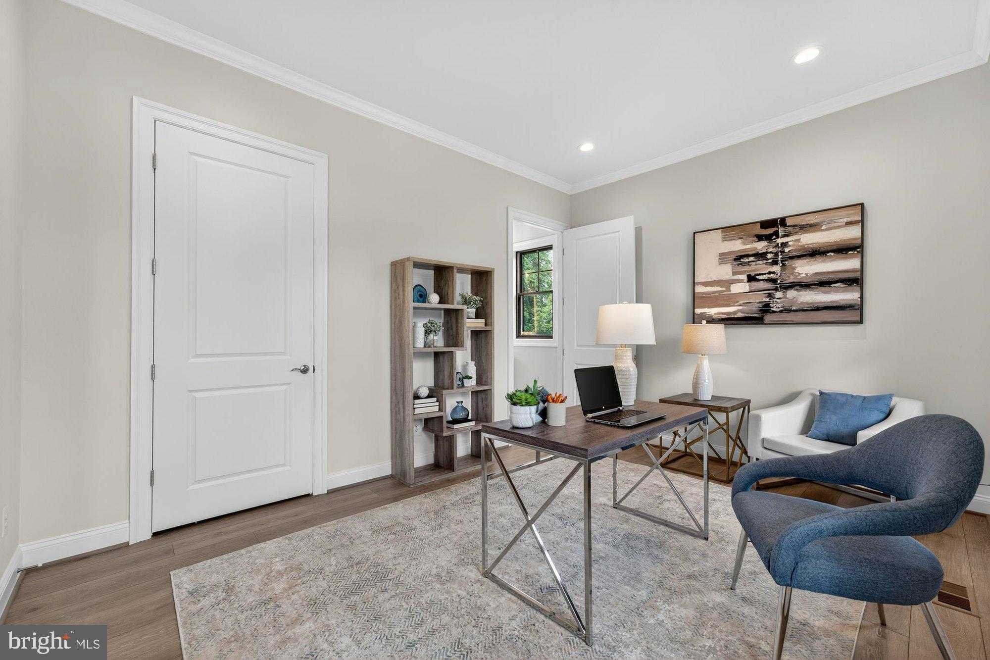 613 Blackstone Ter NW photo 10