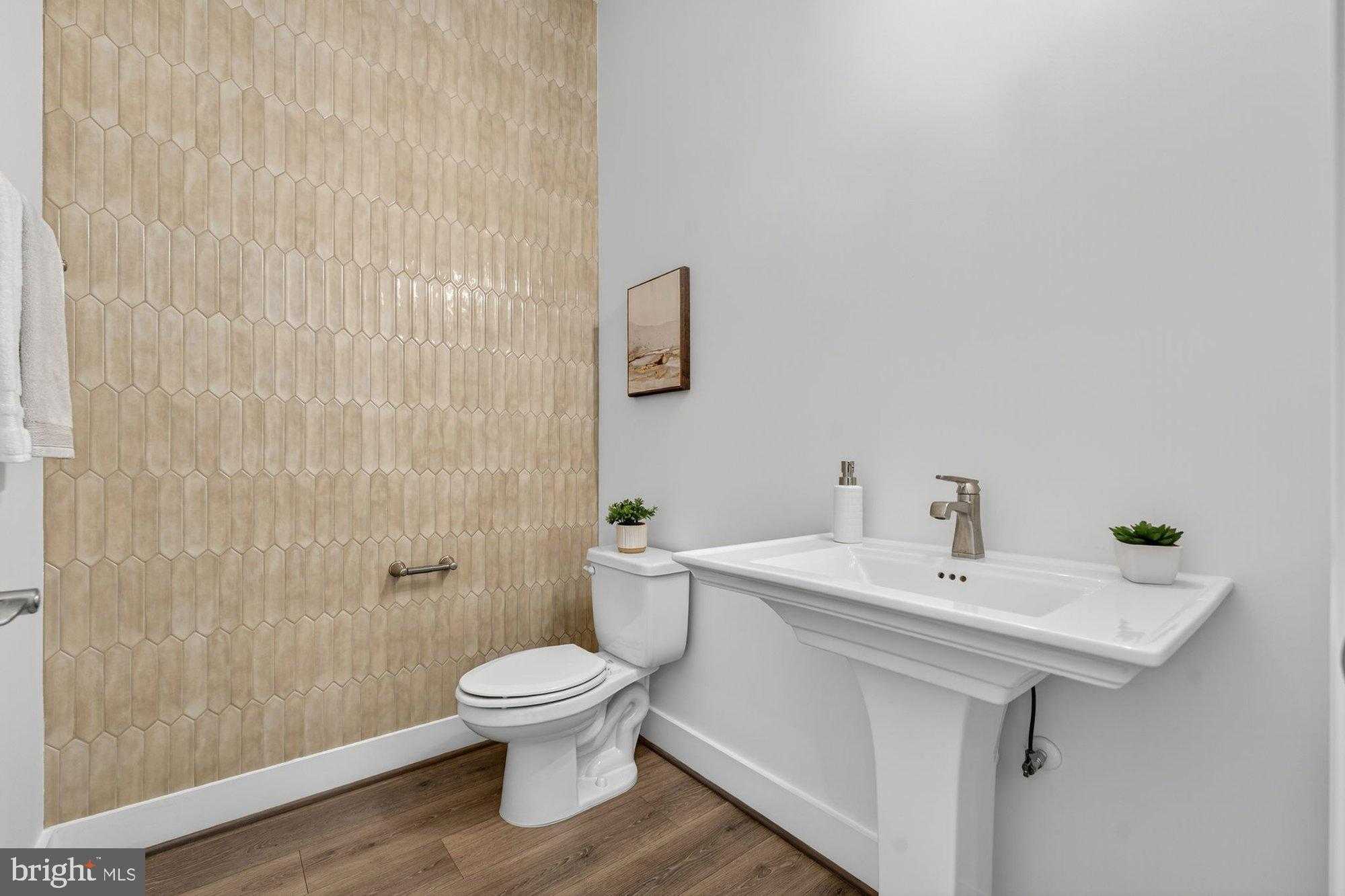 613 Blackstone Ter NW photo 14