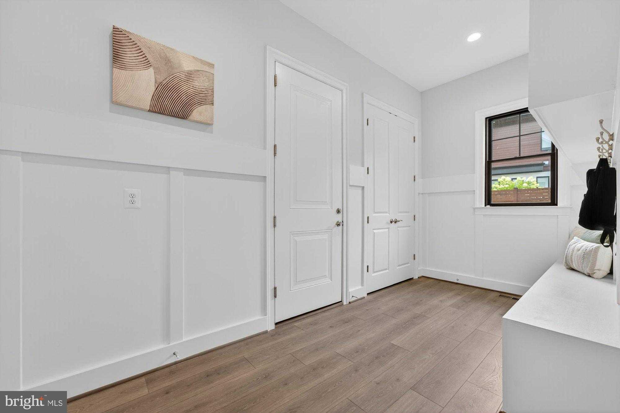 613 Blackstone Ter NW photo 16