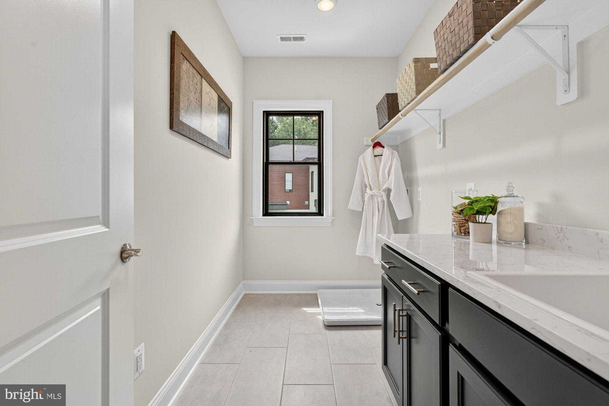 613 Blackstone Ter NW photo 50