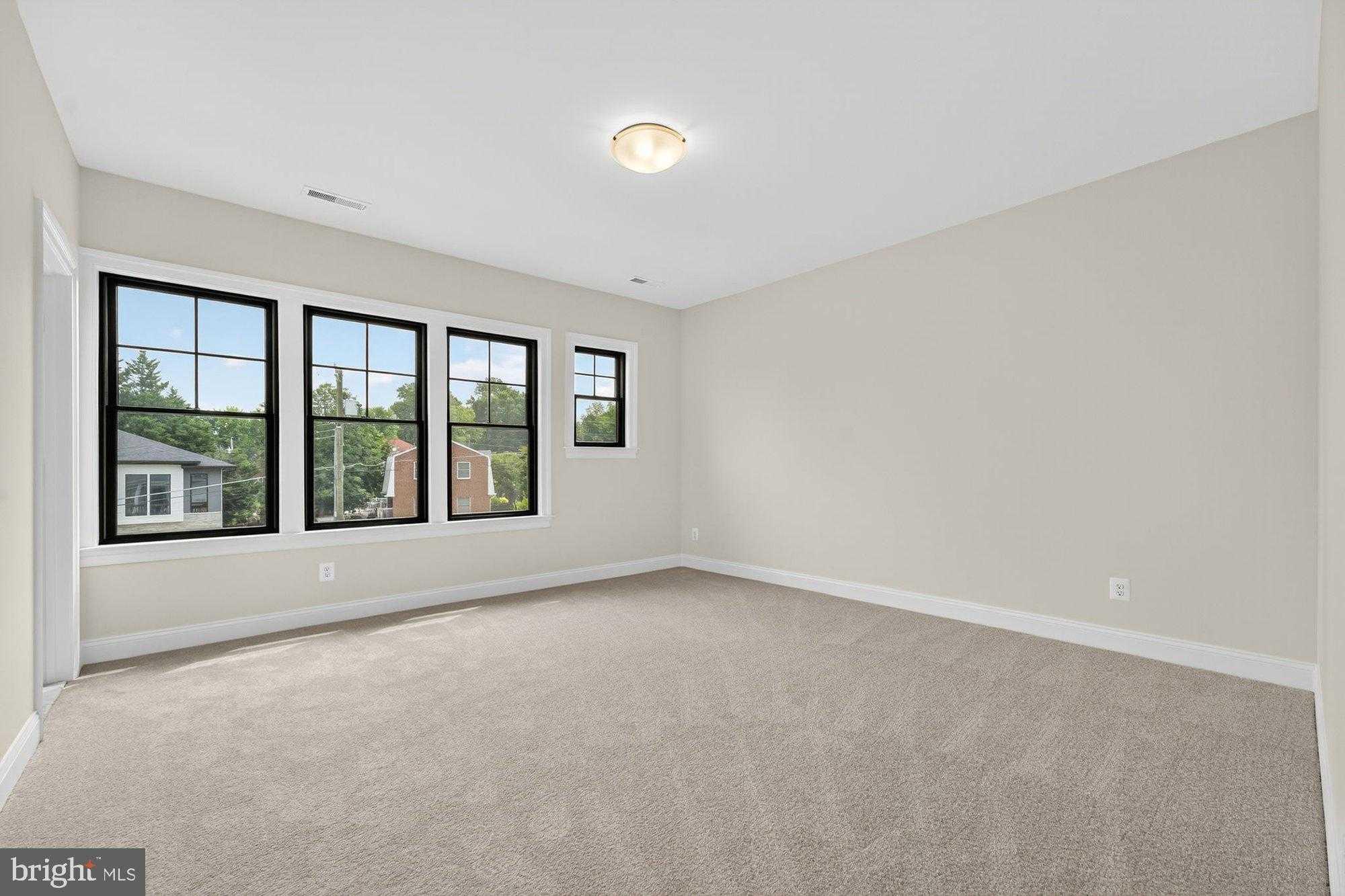 613 Blackstone Ter NW photo 52