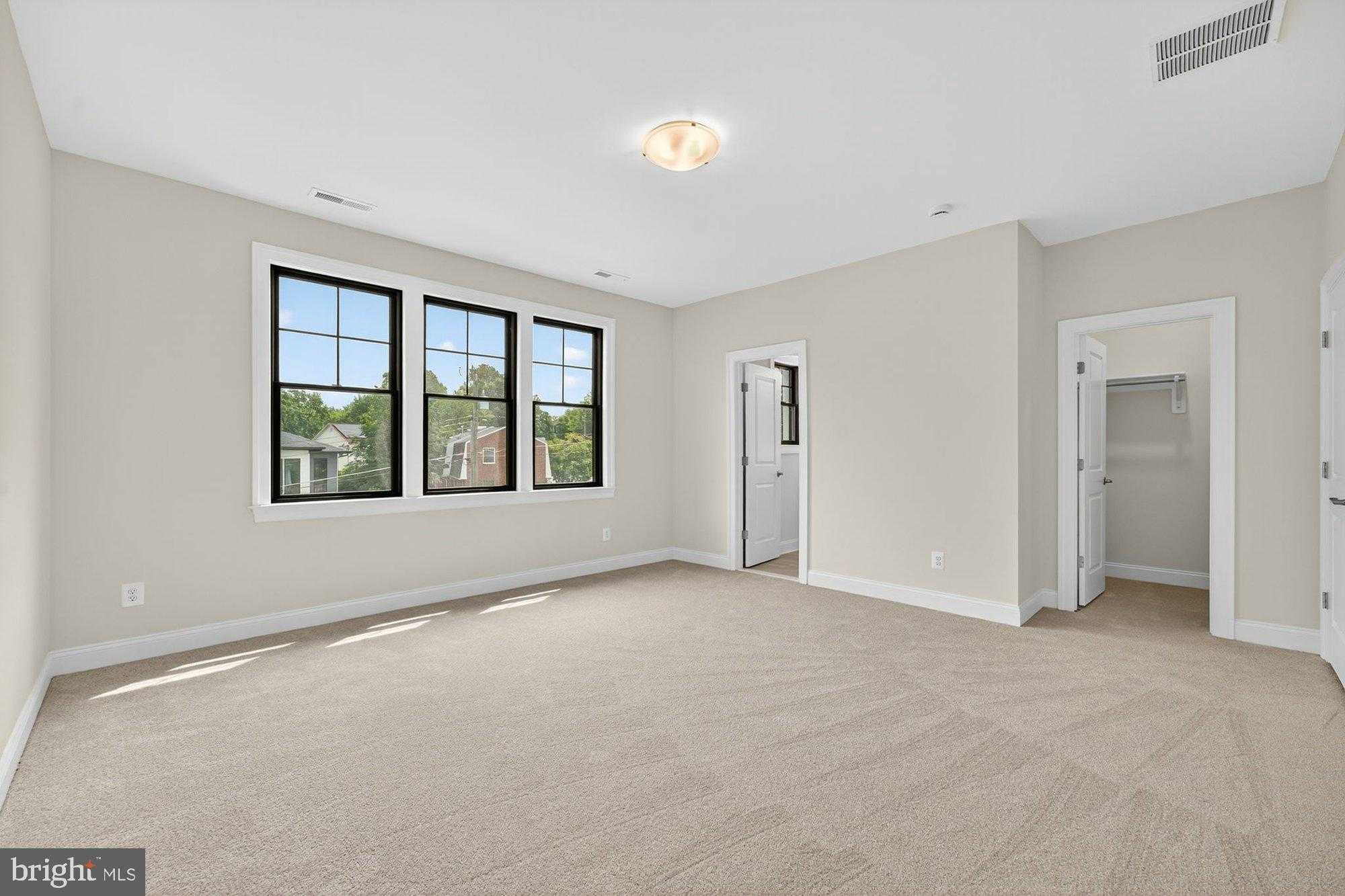 613 Blackstone Ter NW photo 56