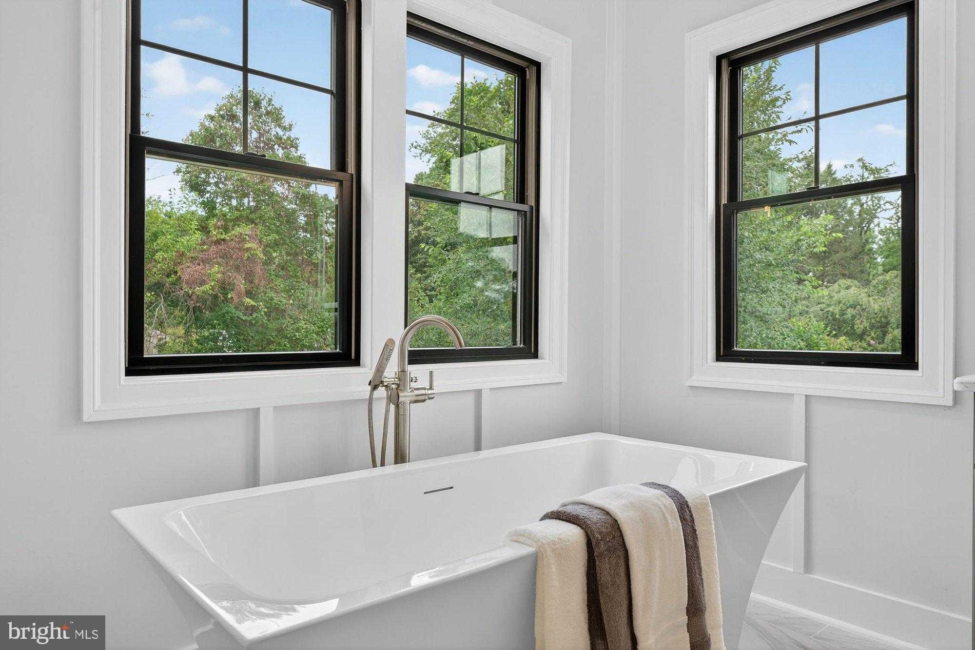 613 Blackstone Ter NW photo 71