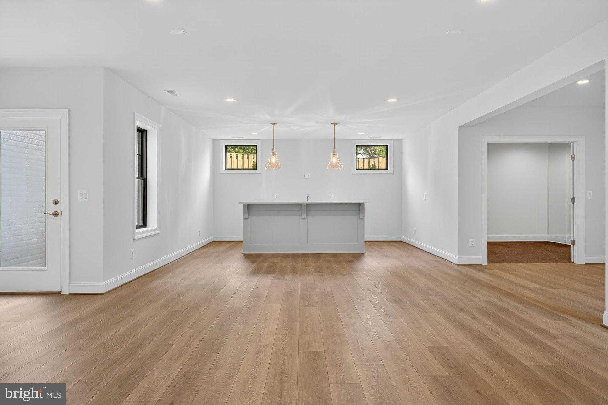 613 Blackstone Ter NW photo 91