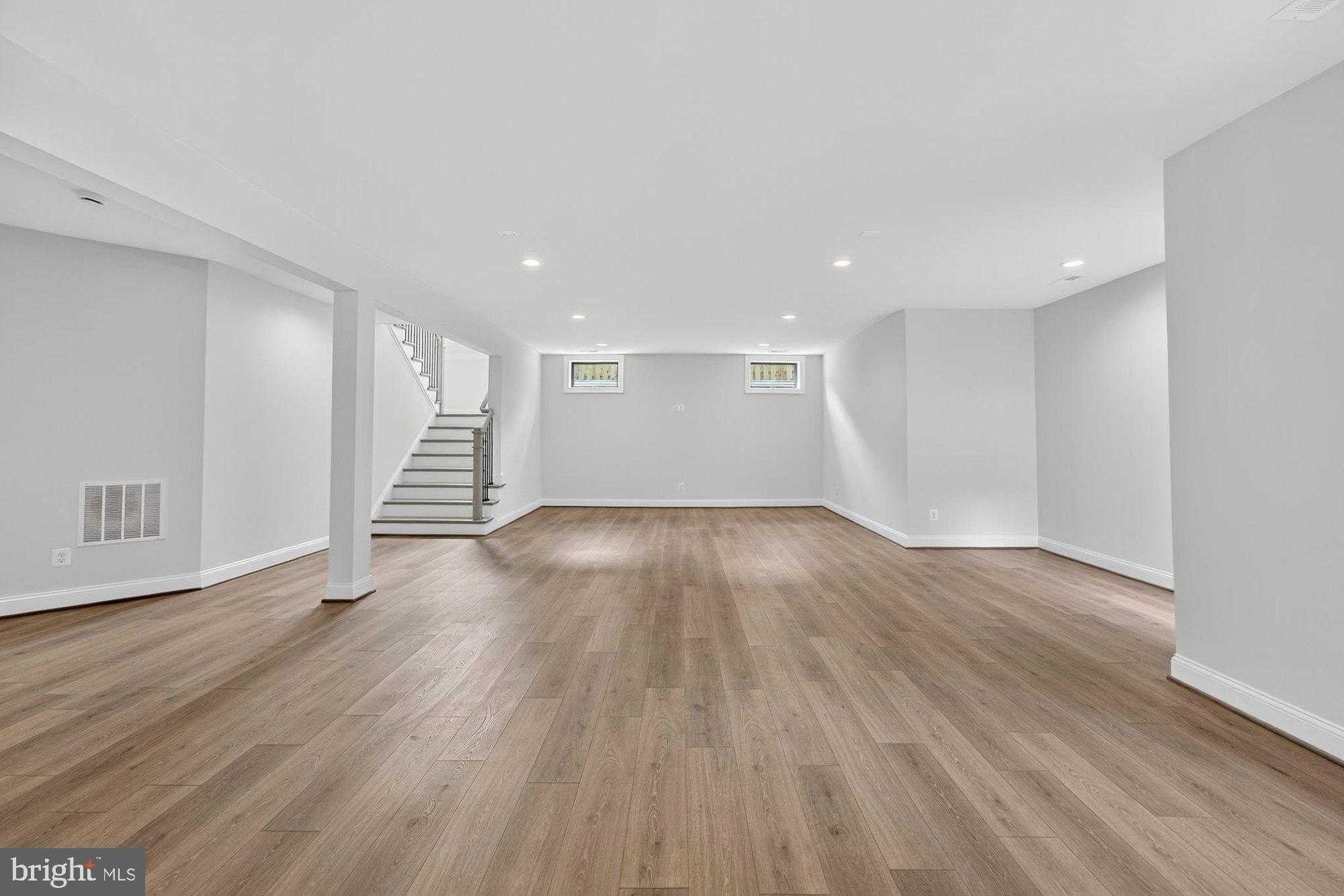 613 Blackstone Ter NW photo 97