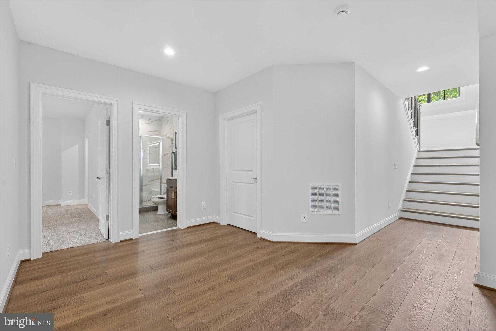 613 Blackstone Ter NW photo 98