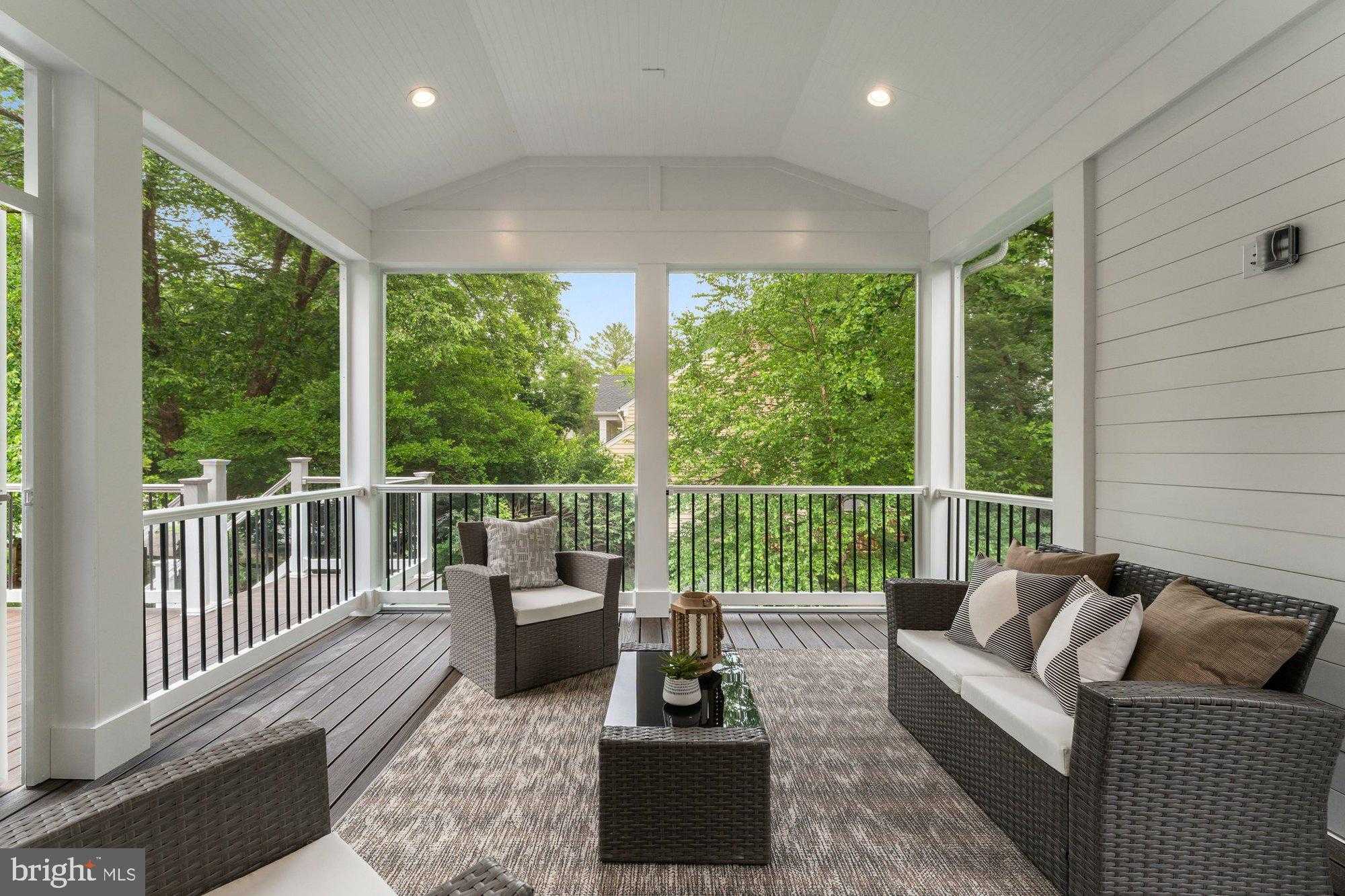 420 Holmes Dr NW photo 14