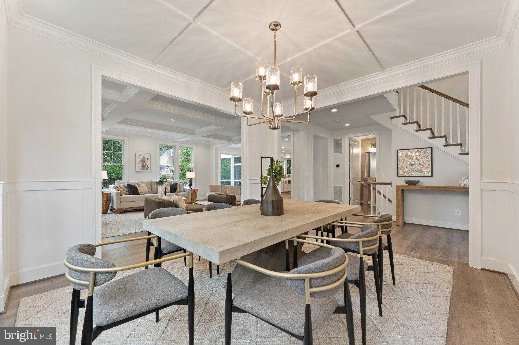 420 Holmes Dr NW photo 4