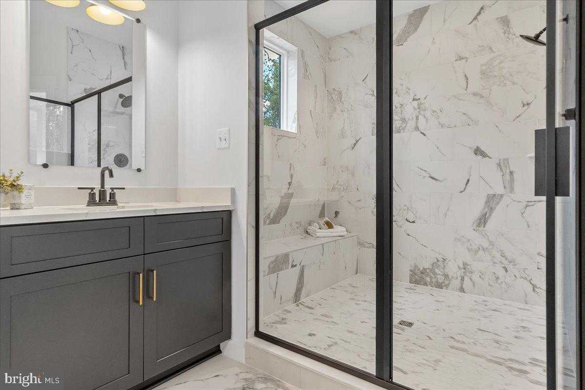 1401 Shannon Dr S photo 30