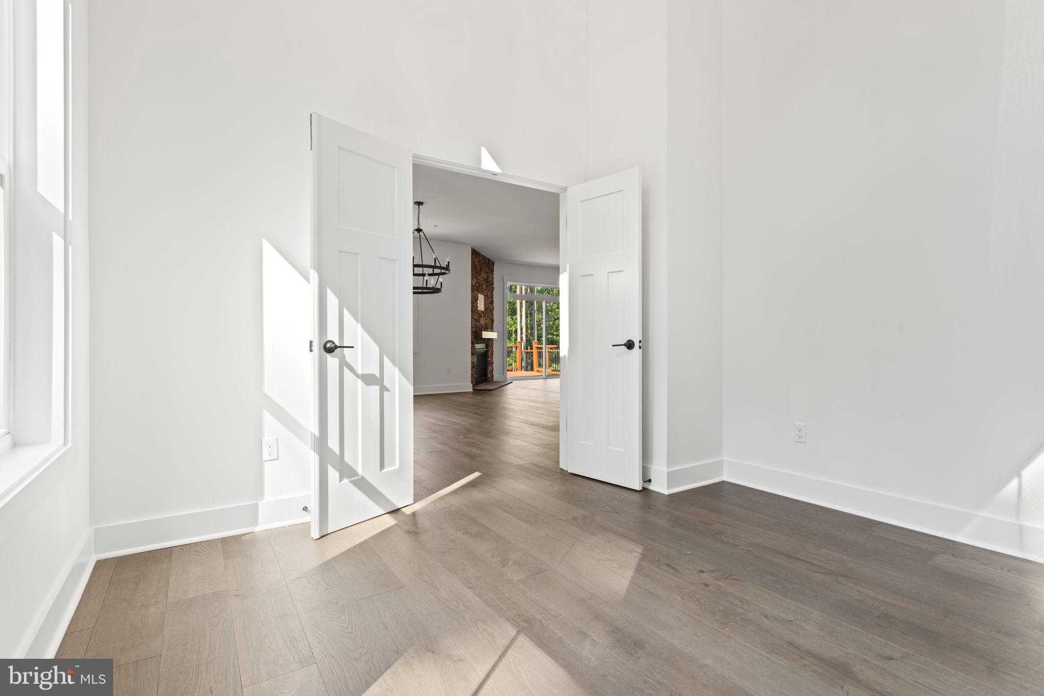 1401 Shannon Dr S photo 7