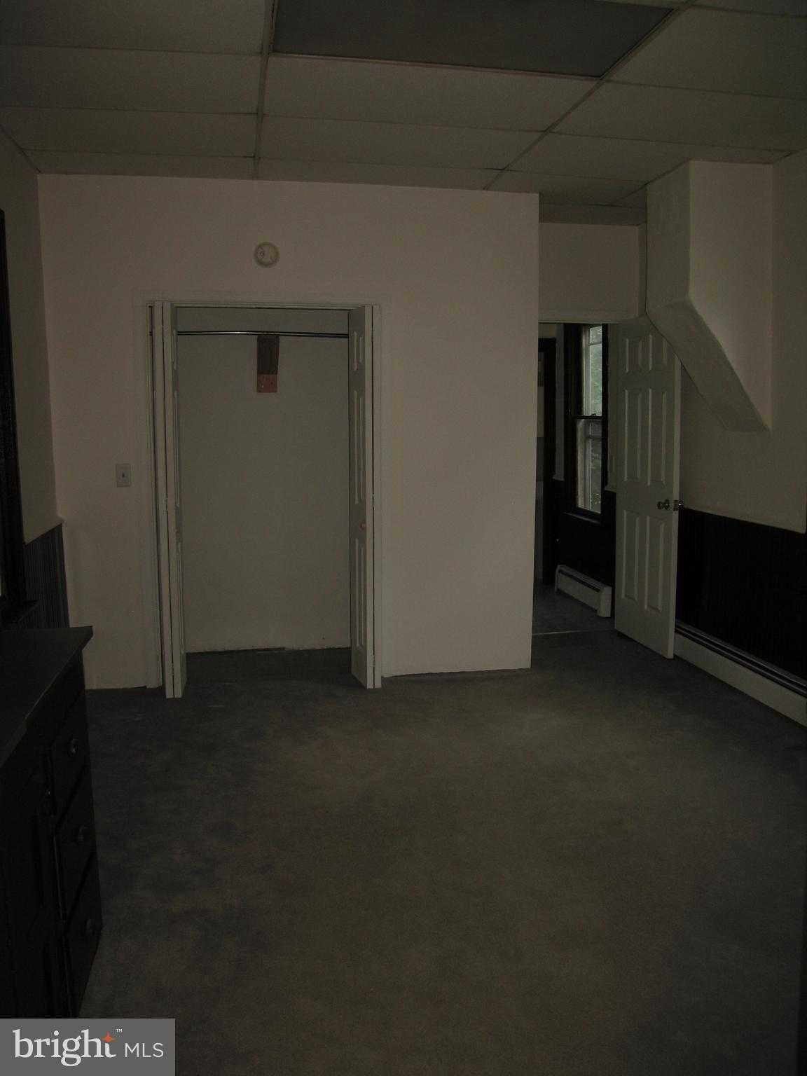 624 E Middle St photo 7