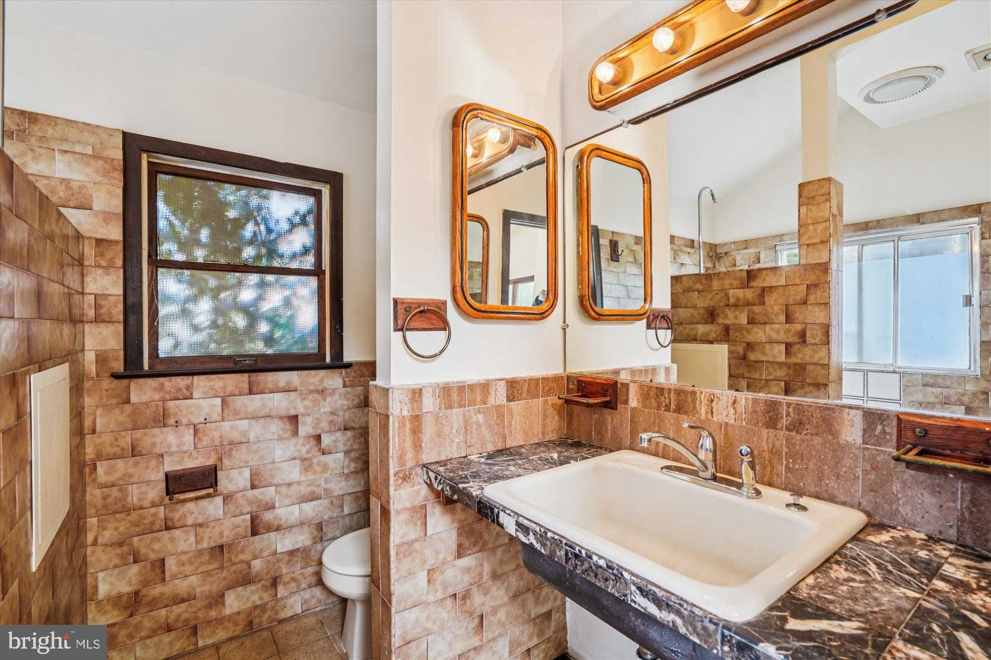 7918 Long Branch Pkwy photo 10