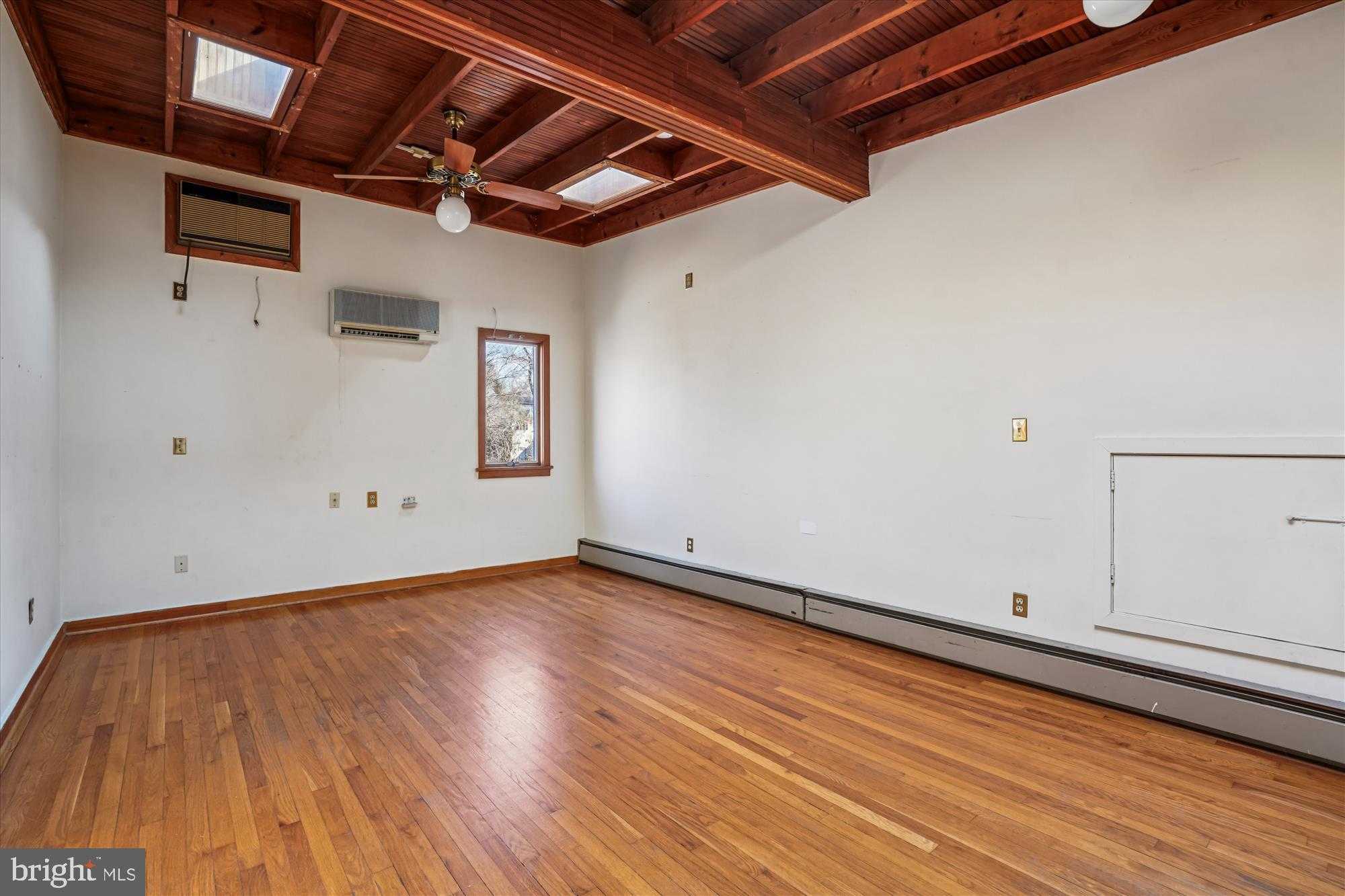 7918 Long Branch Pkwy photo 17