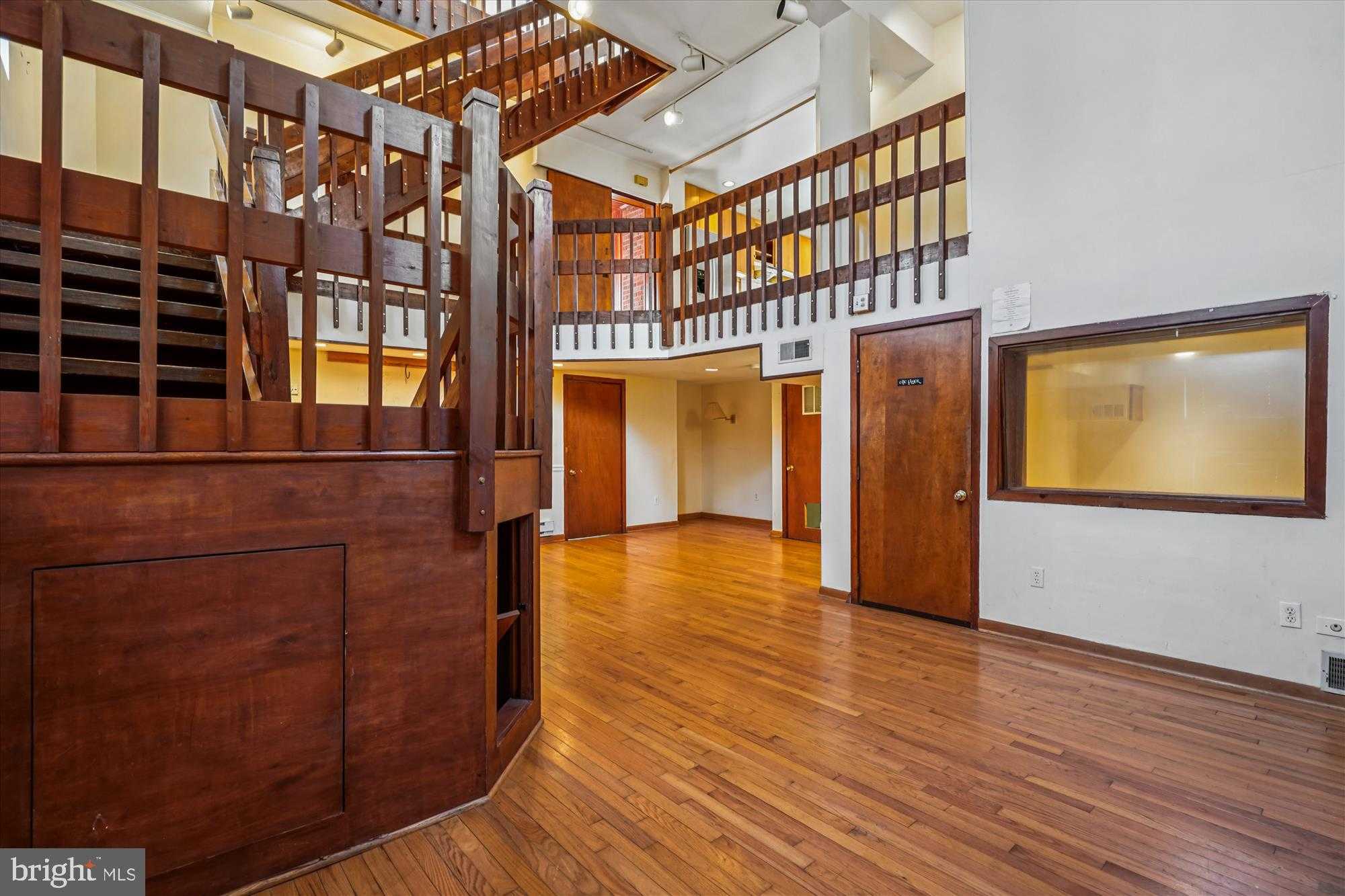 7918 Long Branch Pkwy photo 2