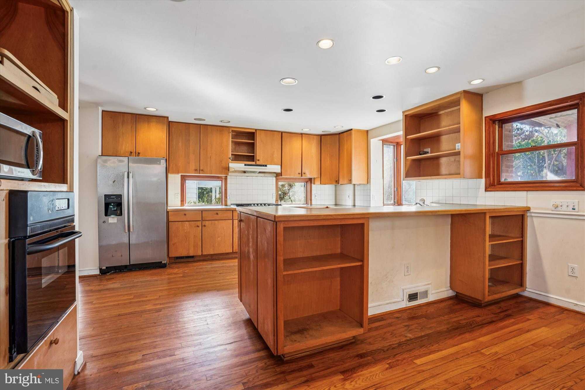 7918 Long Branch Pkwy photo 4