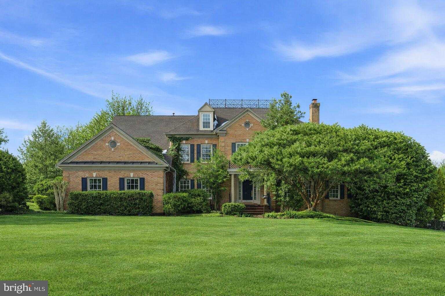 11500 Great Falls Way photo 2