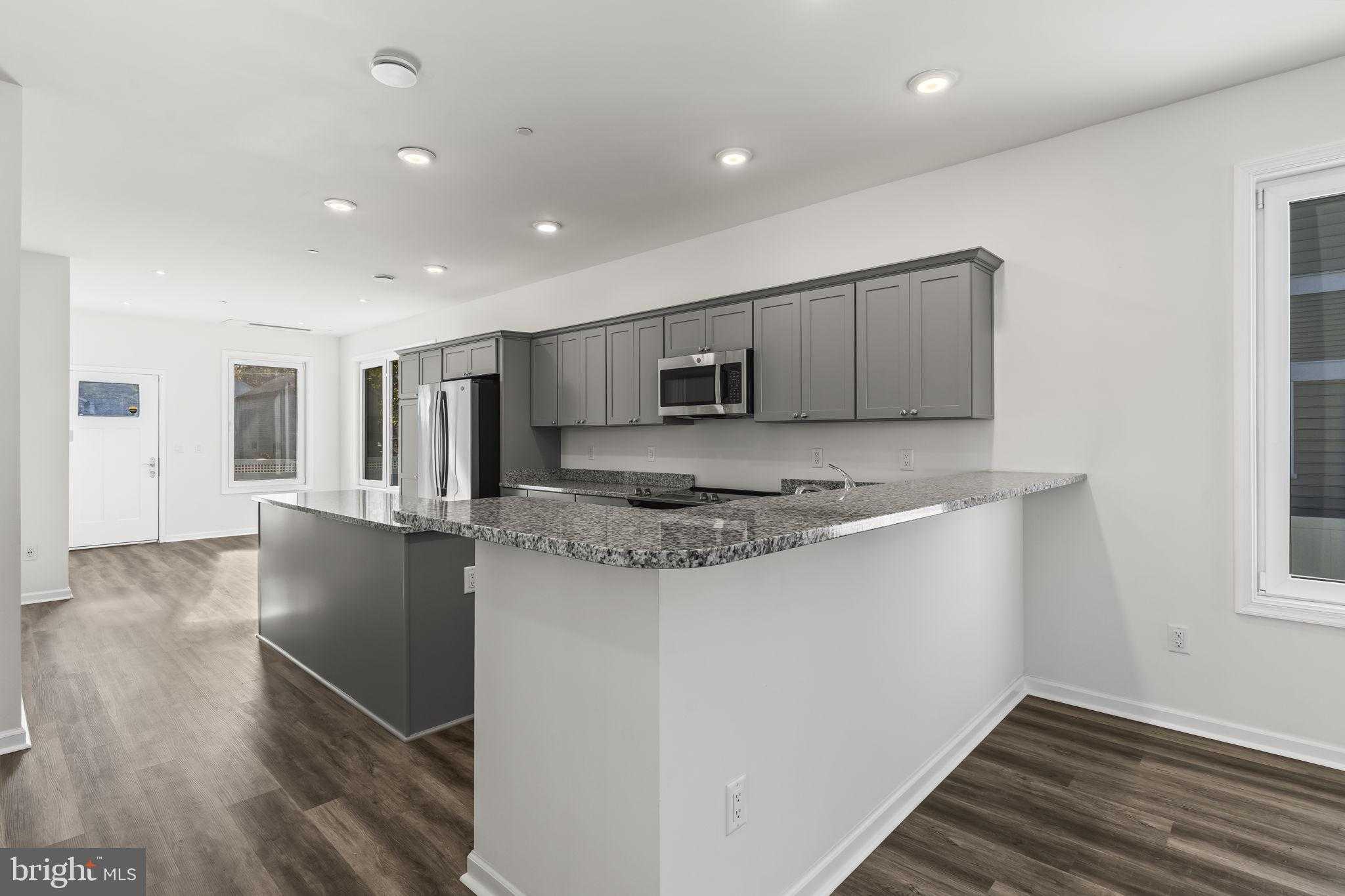 723 60th Pl photo 11