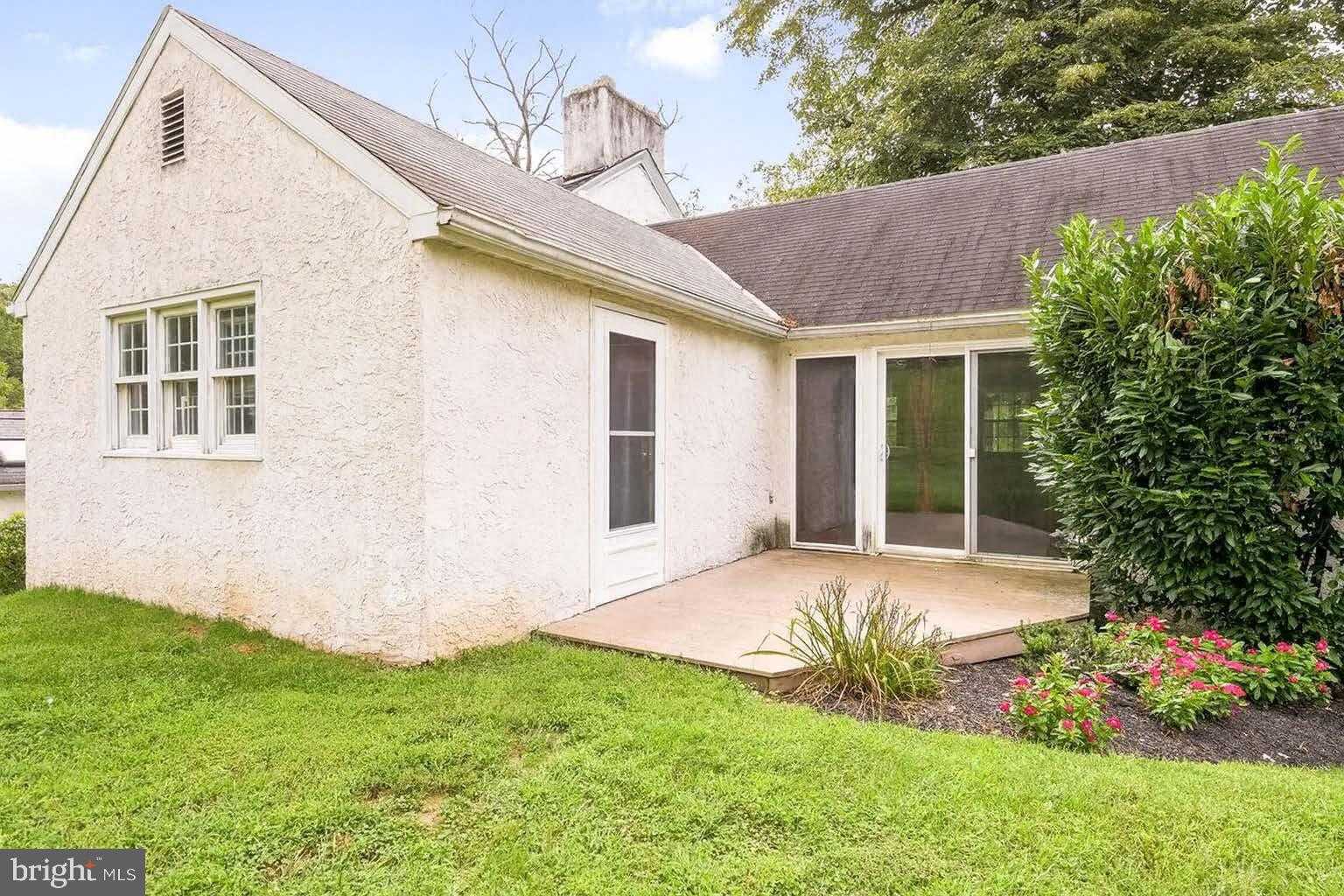 908 Lincoln Rd photo 3