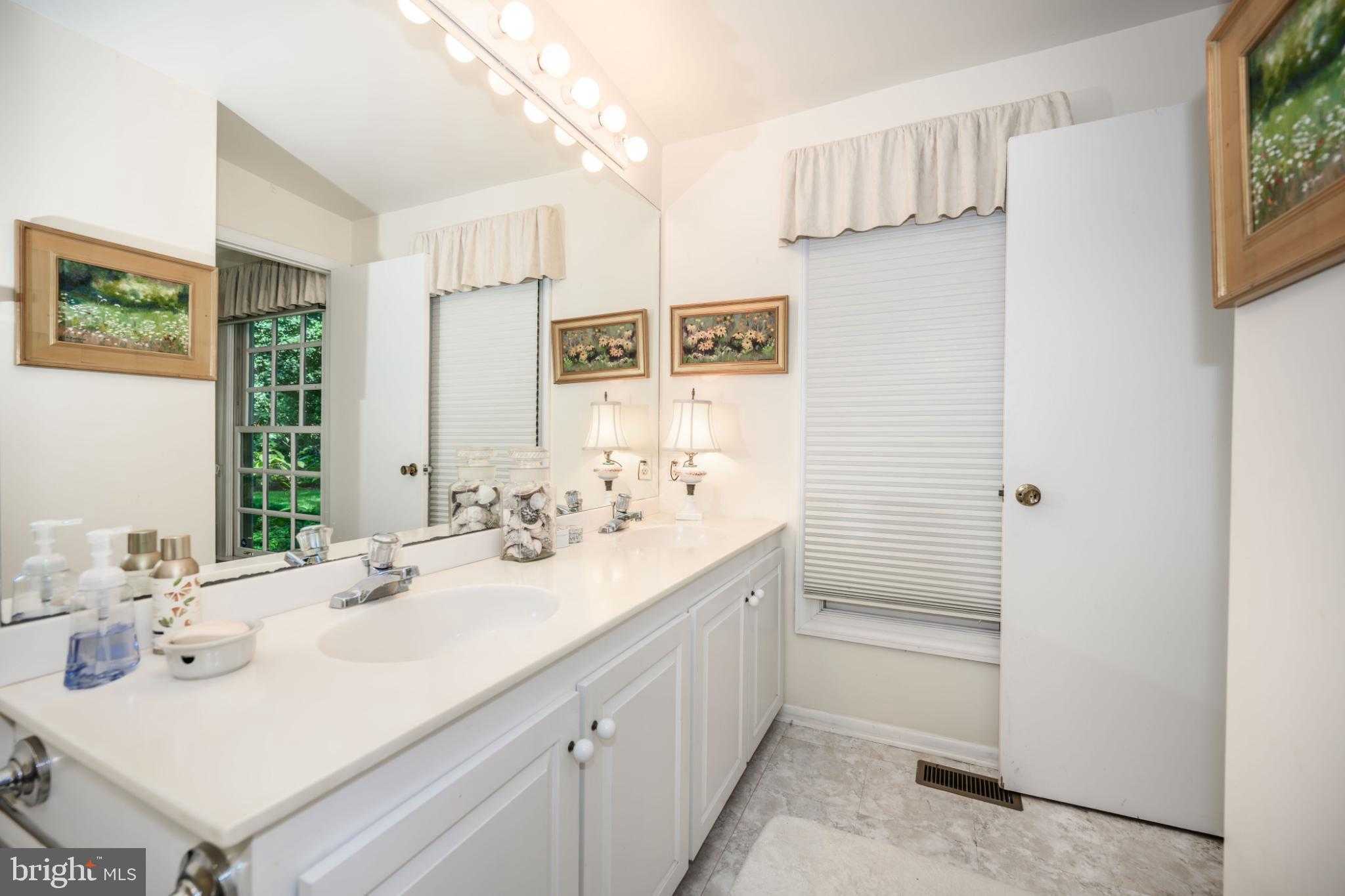 24390 Oakwood Park Rd photo 48