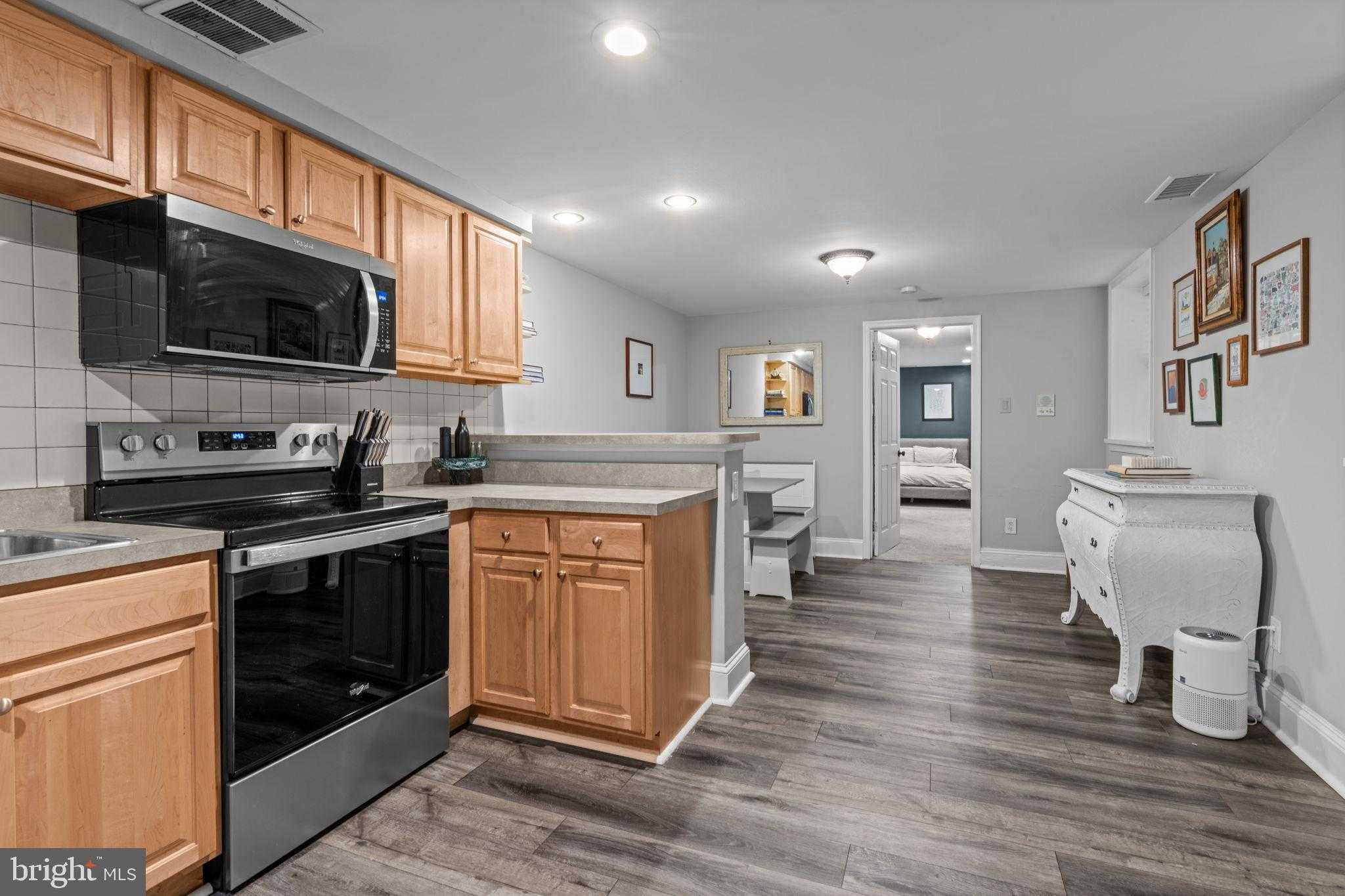 1714 Wallace St Apt 2 photo 14