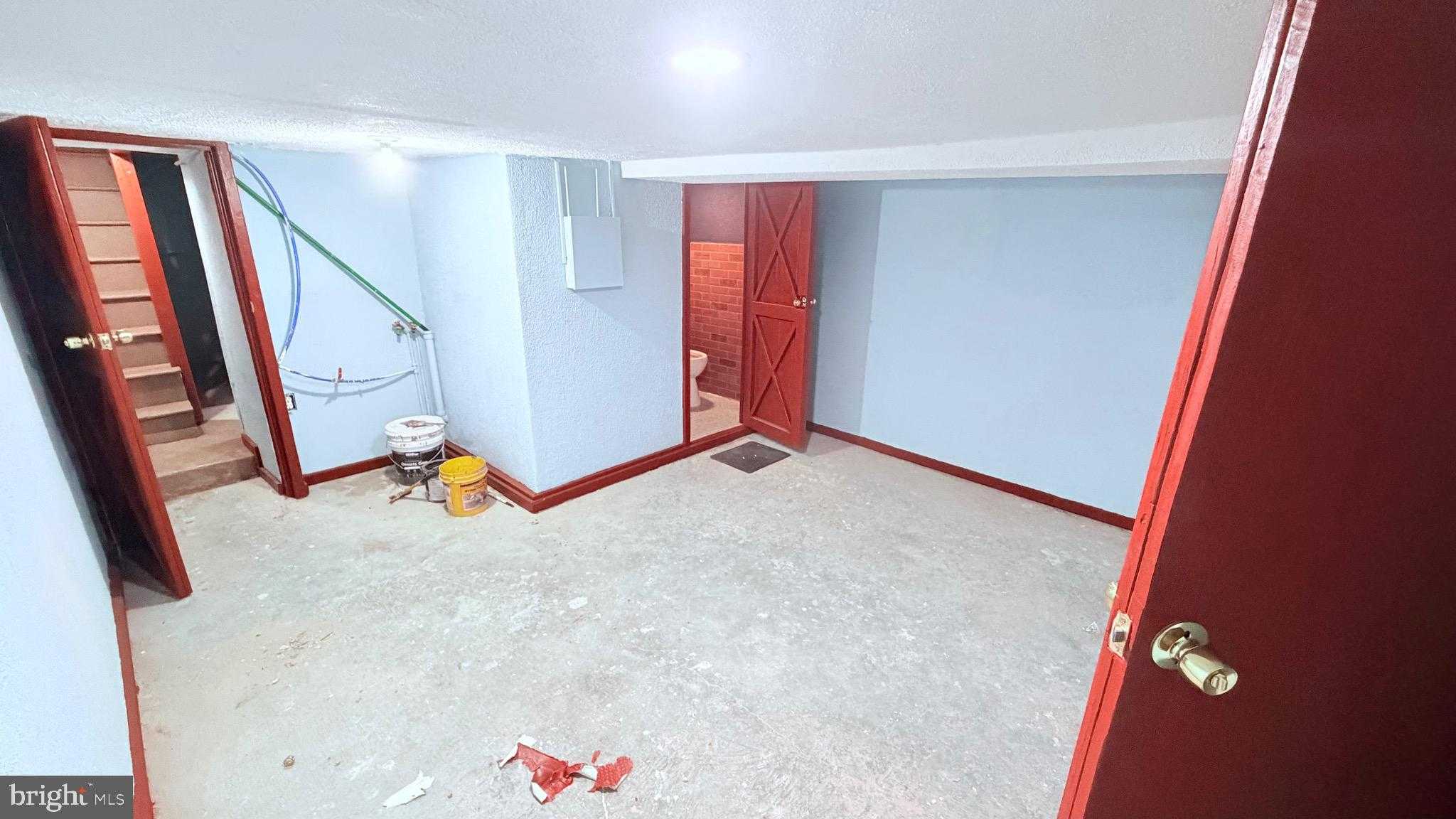 228 W Ontario St photo 16