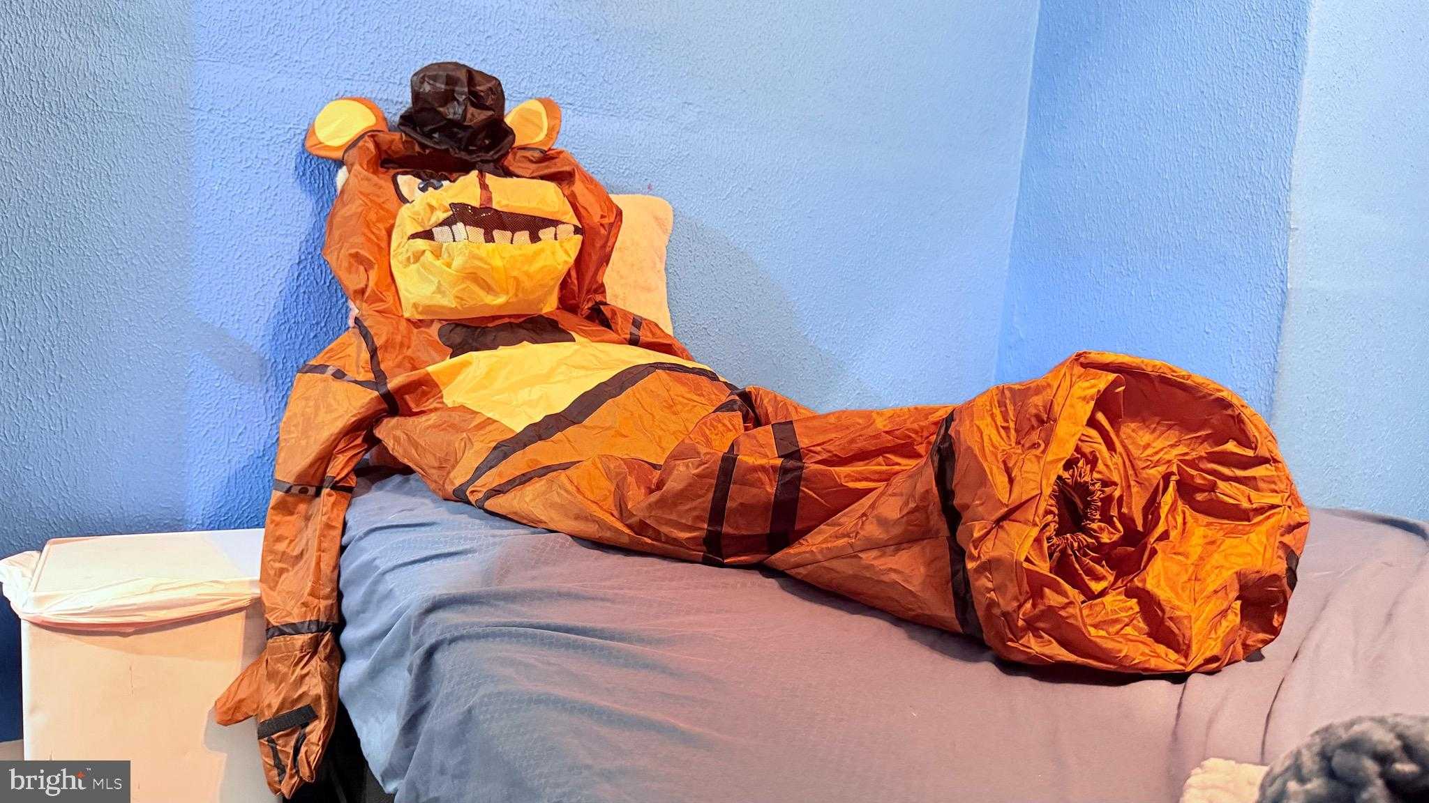 228 W Ontario St photo 49