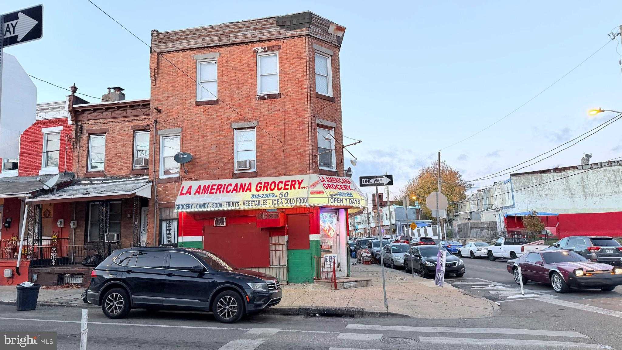 228 W Ontario St photo 5