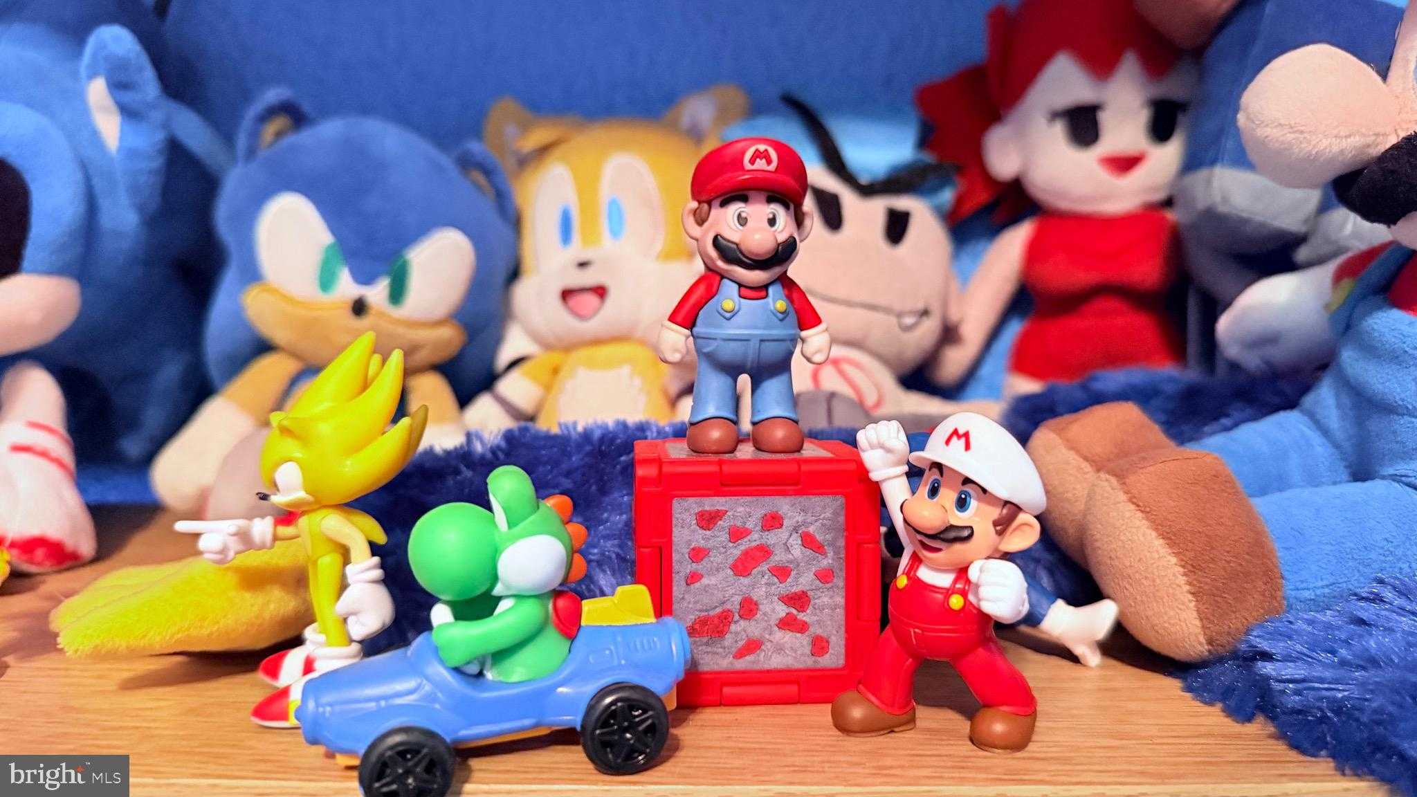 228 W Ontario St photo 51