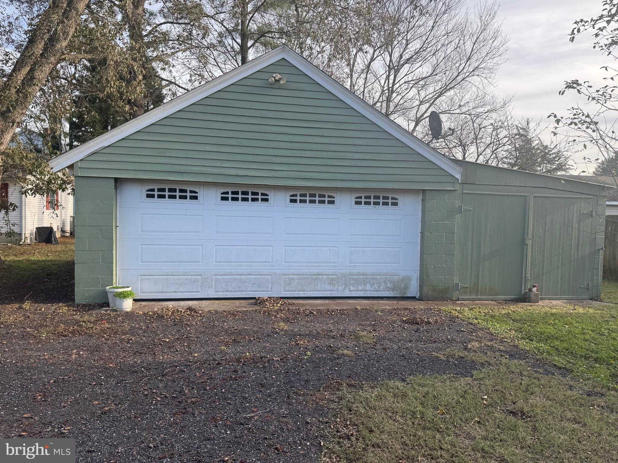 902 Cedar St photo 27