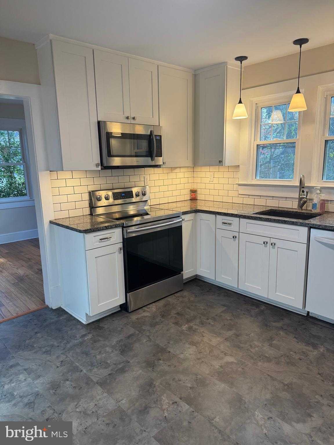 902 Cedar St photo 8