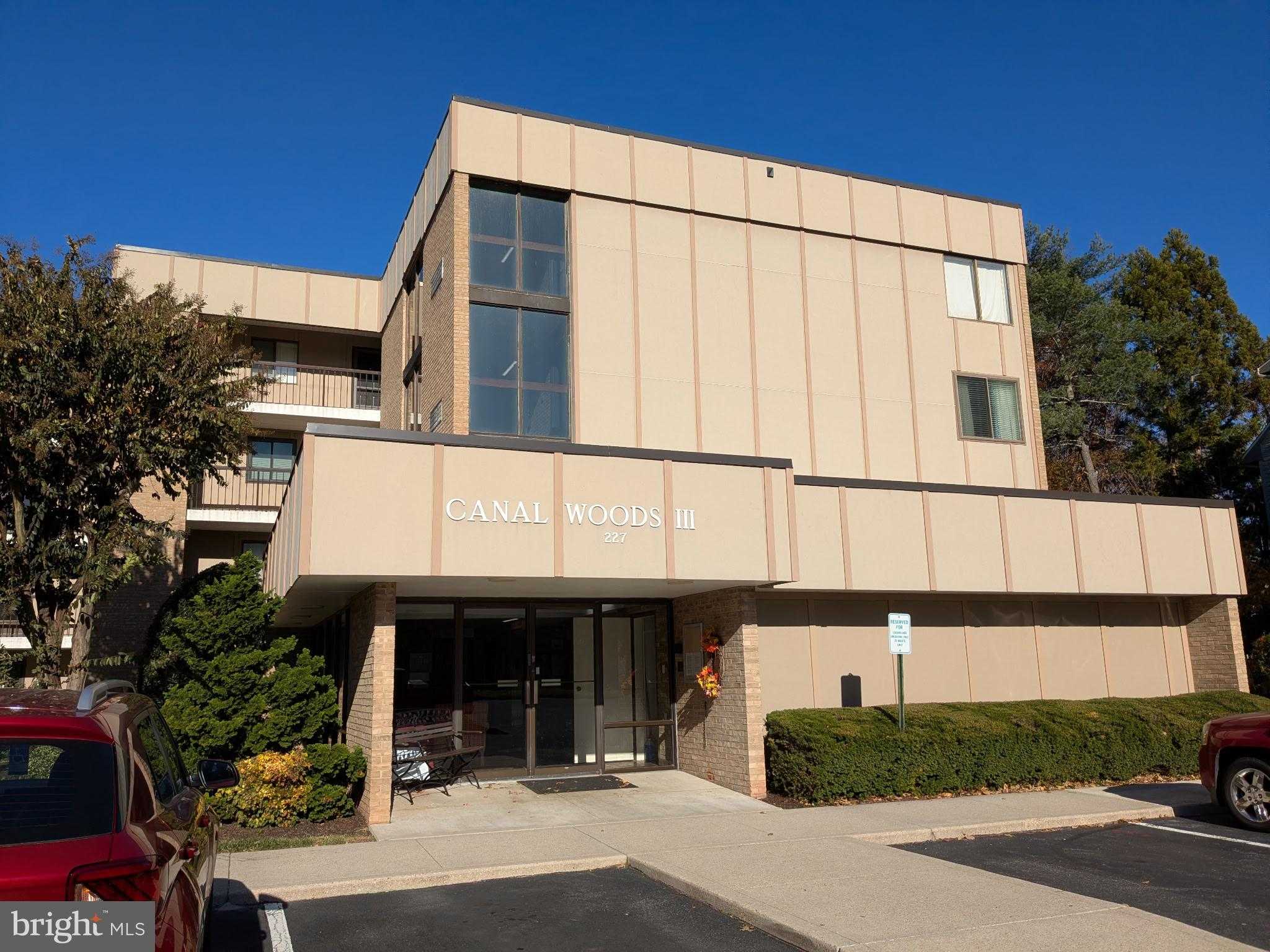 227 Canal Park Dr Apt 205 photo 2