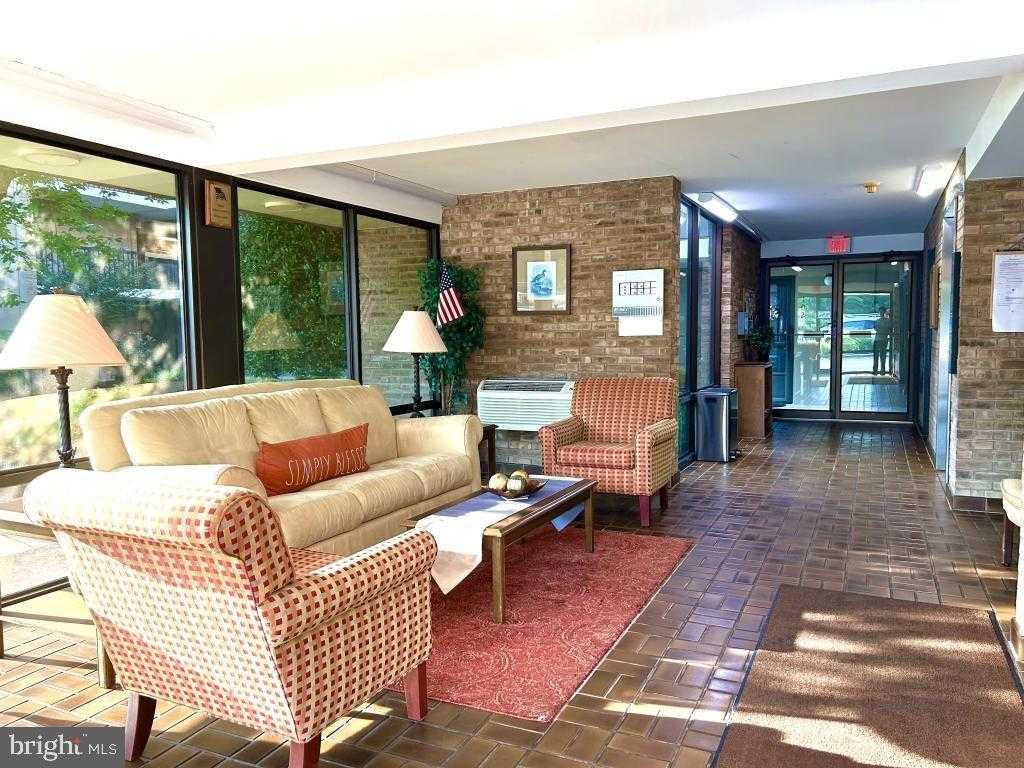 227 Canal Park Dr Apt 205 photo 7