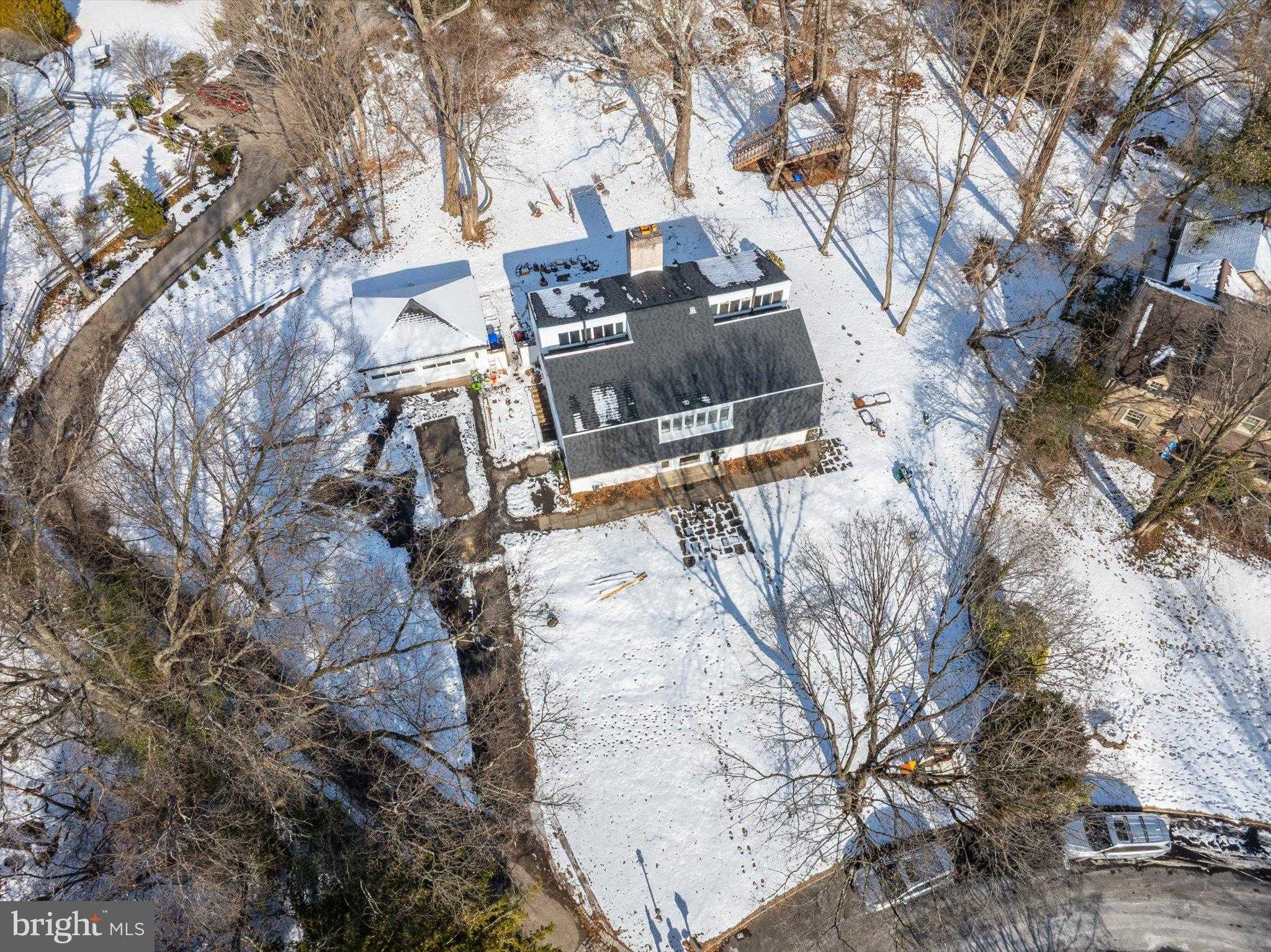 919 Laburnum Ln photo 32